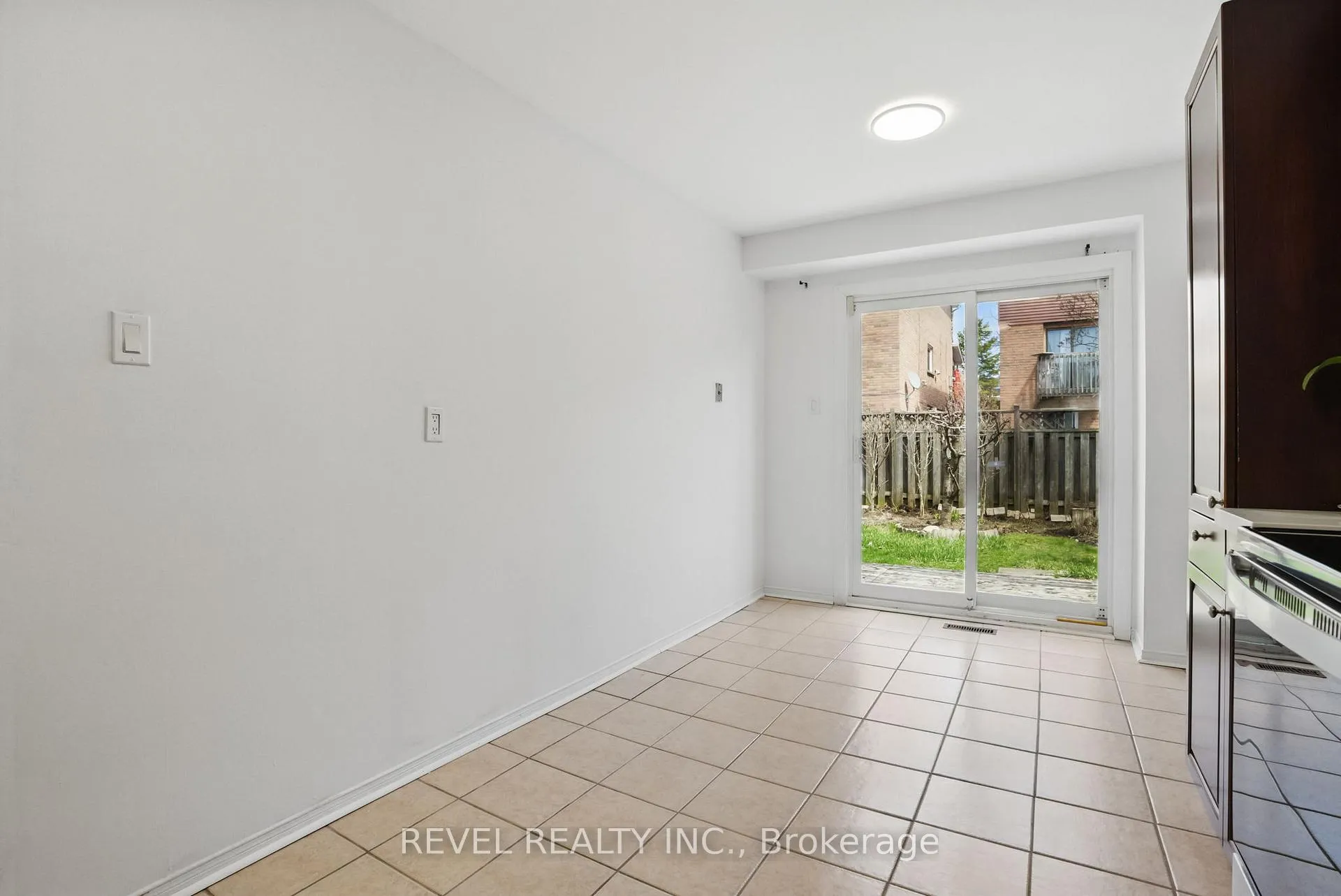 Photo 10 of 54 Chalmers Crescent, Ajax, Central — HOMEH
