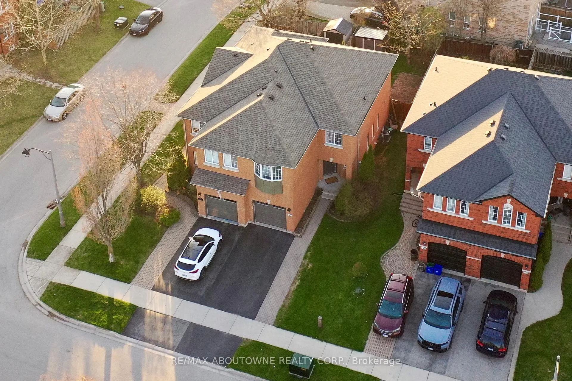 Photo 2 of 1363 Brookstar Drive, Oakville, West Oak Trails — HOMEH