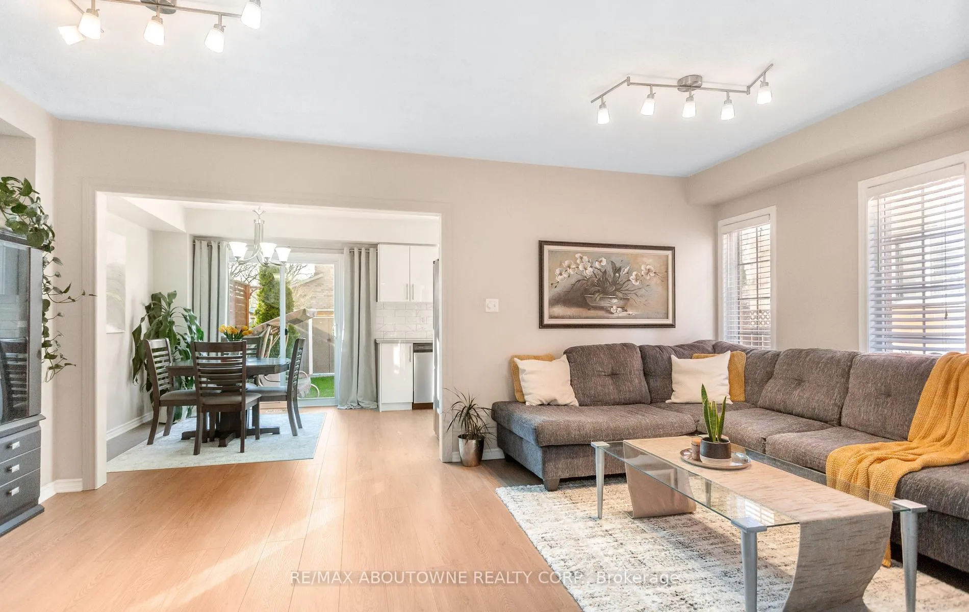 Photo 7 of 1363 Brookstar Drive, Oakville, West Oak Trails — HOMEH