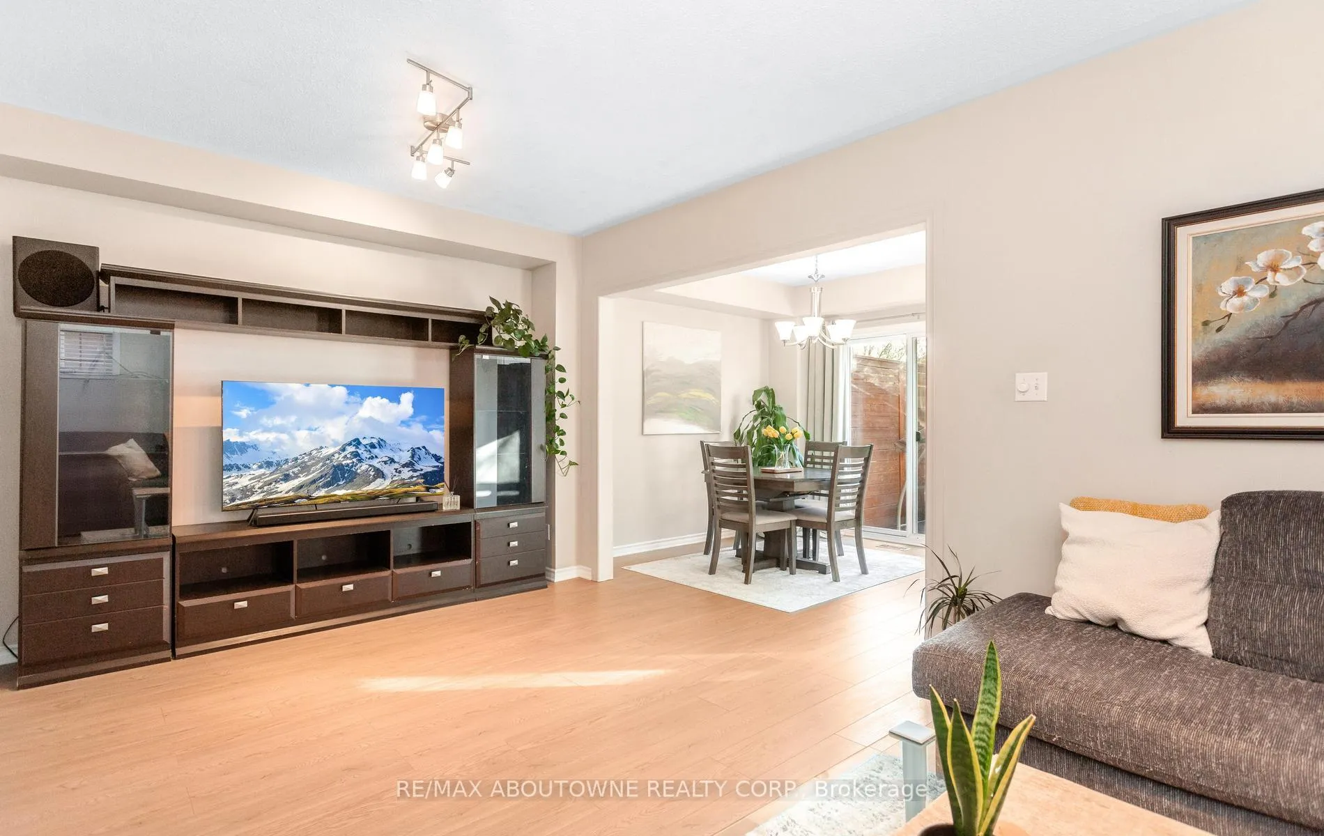 Photo 10 of 1363 Brookstar Drive, Oakville, West Oak Trails — HOMEH