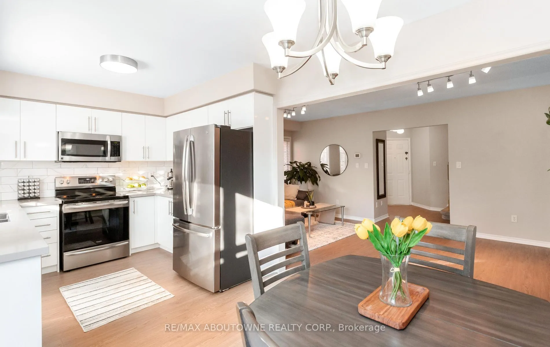 Photo 11 of 1363 Brookstar Drive, Oakville, West Oak Trails — HOMEH
