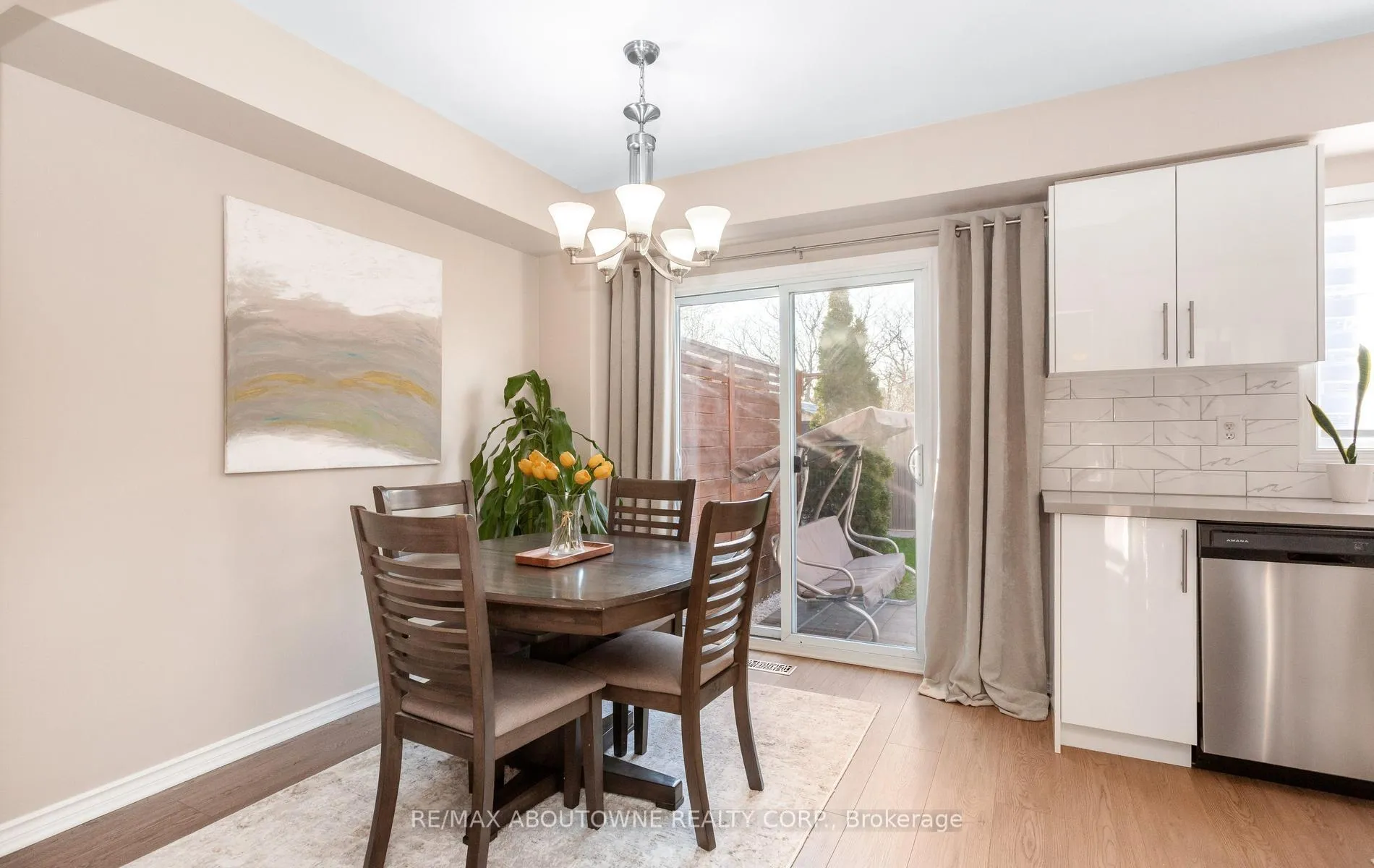 Photo 14 of 1363 Brookstar Drive, Oakville, West Oak Trails — HOMEH