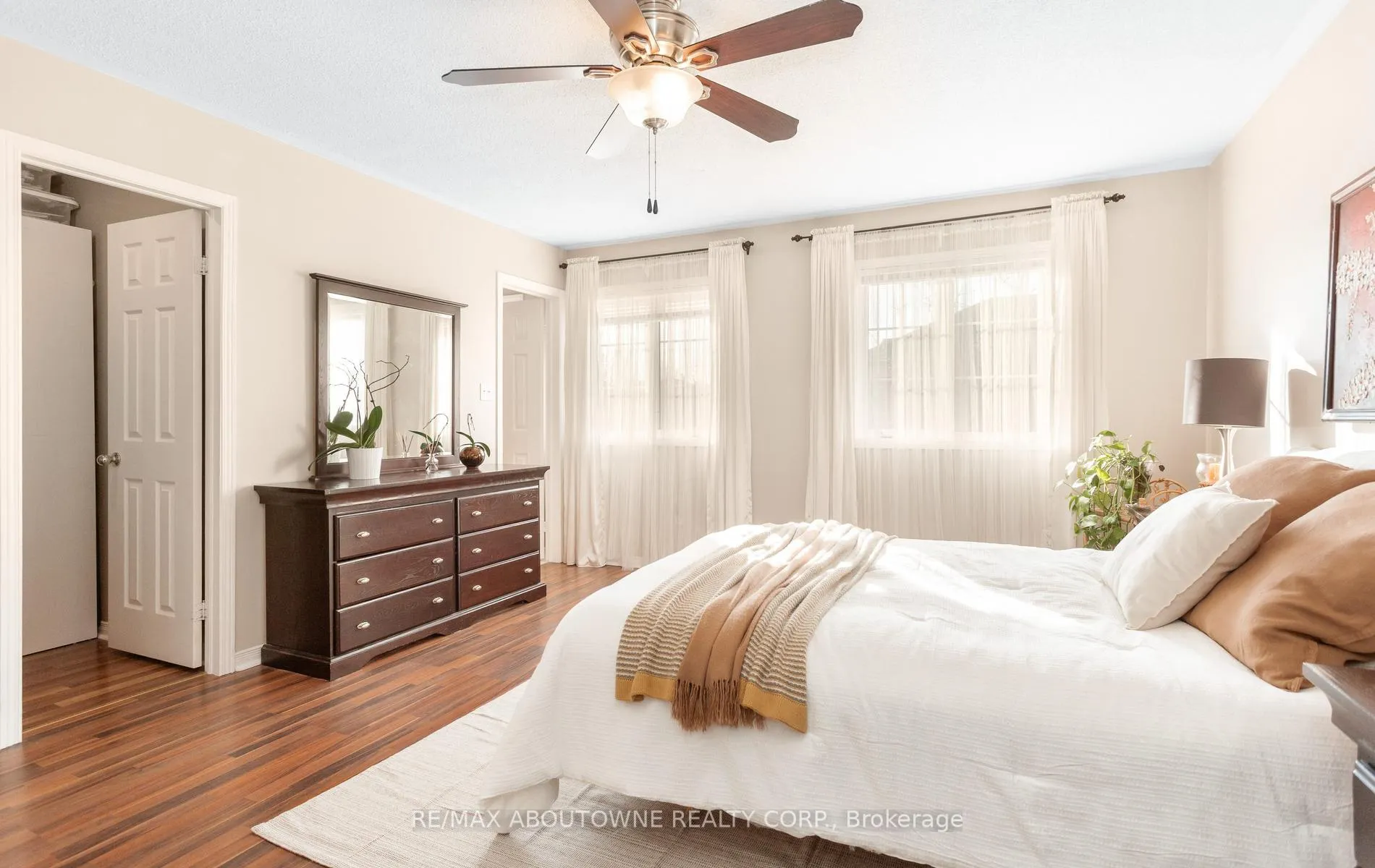Photo 19 of 1363 Brookstar Drive, Oakville, West Oak Trails — HOMEH