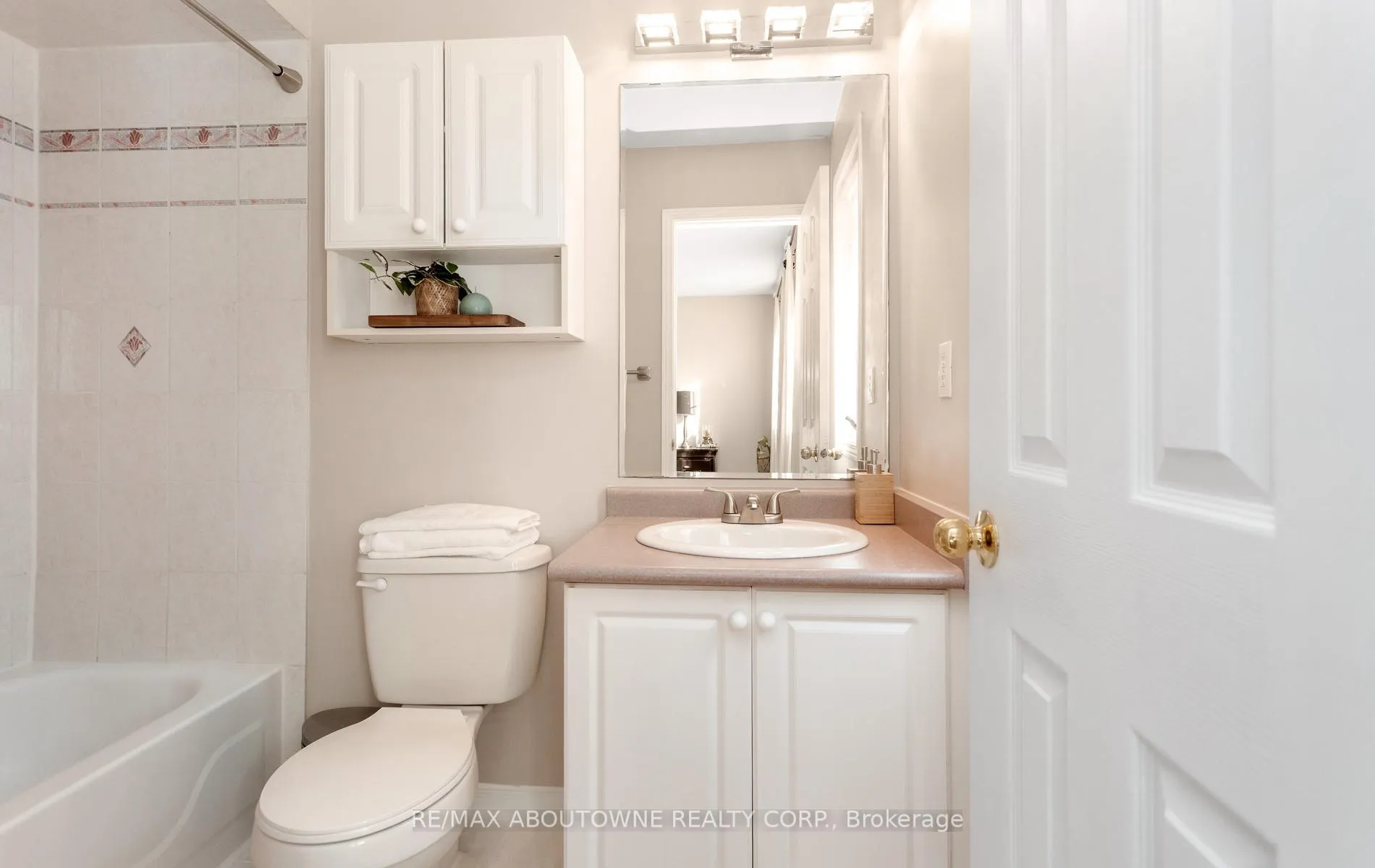 Photo 21 of 1363 Brookstar Drive, Oakville, West Oak Trails — HOMEH