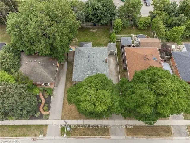 Photo 3 of 48 Knightswood Boulevard, Guelph, Riverside Park — HOMEH