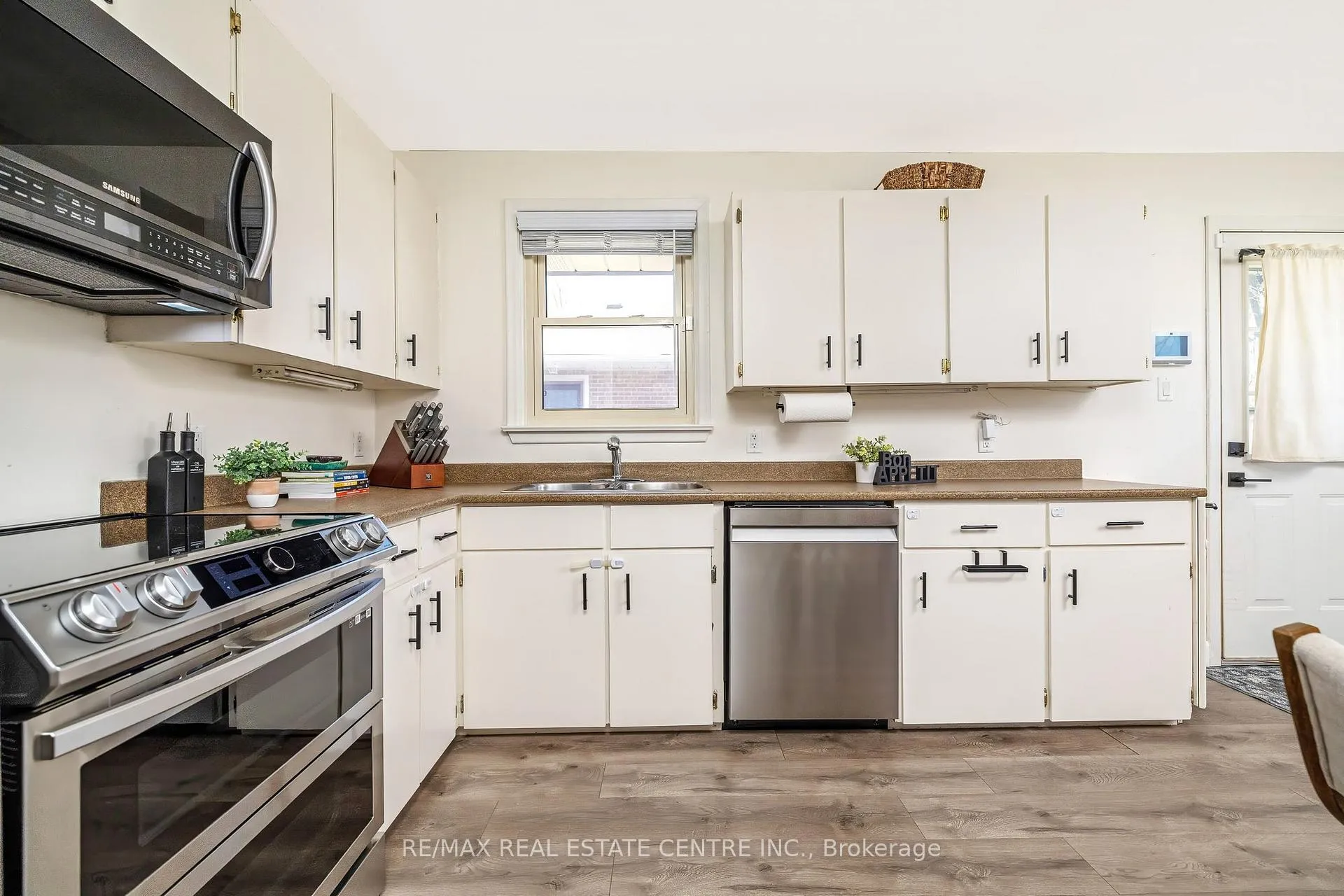 Photo 14 of 48 Knightswood Boulevard, Guelph, Riverside Park — HOMEH