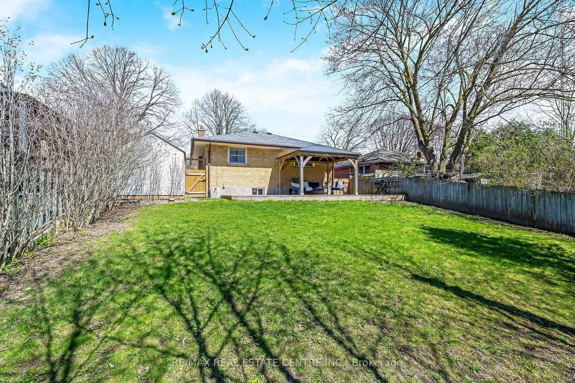 Photo 36 of 48 Knightswood Boulevard, Guelph, Riverside Park — HOMEH