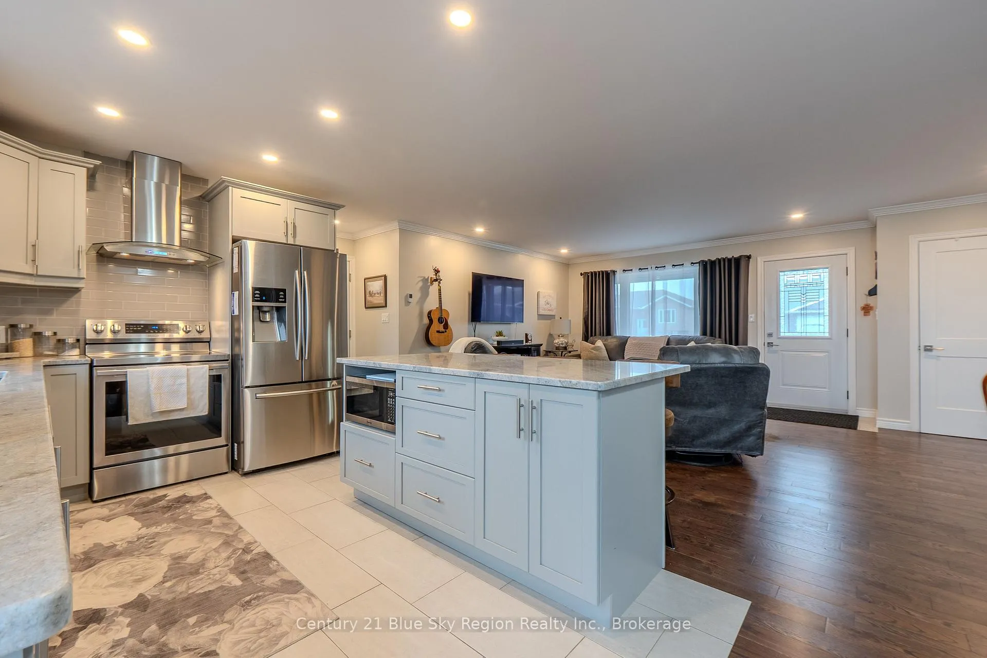 Photo 5 of 192 Dovercourt Road, West Nipissing, Sturgeon Falls — HOMEH