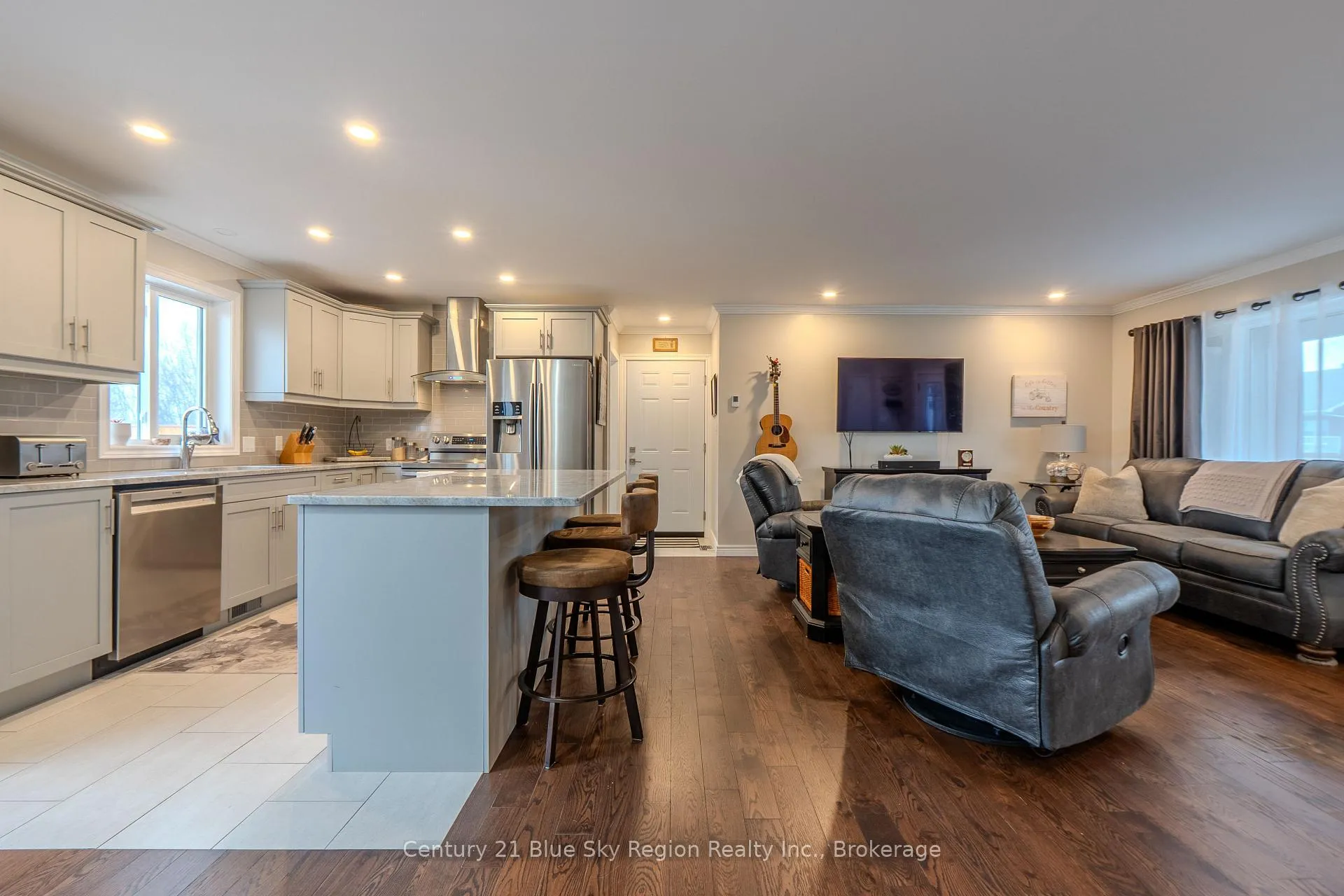 Photo 8 of 192 Dovercourt Road, West Nipissing, Sturgeon Falls — HOMEH