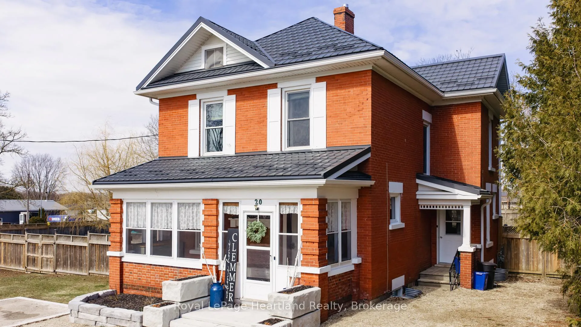 Photo 1 of 20 William Street, Minto — HOMEH