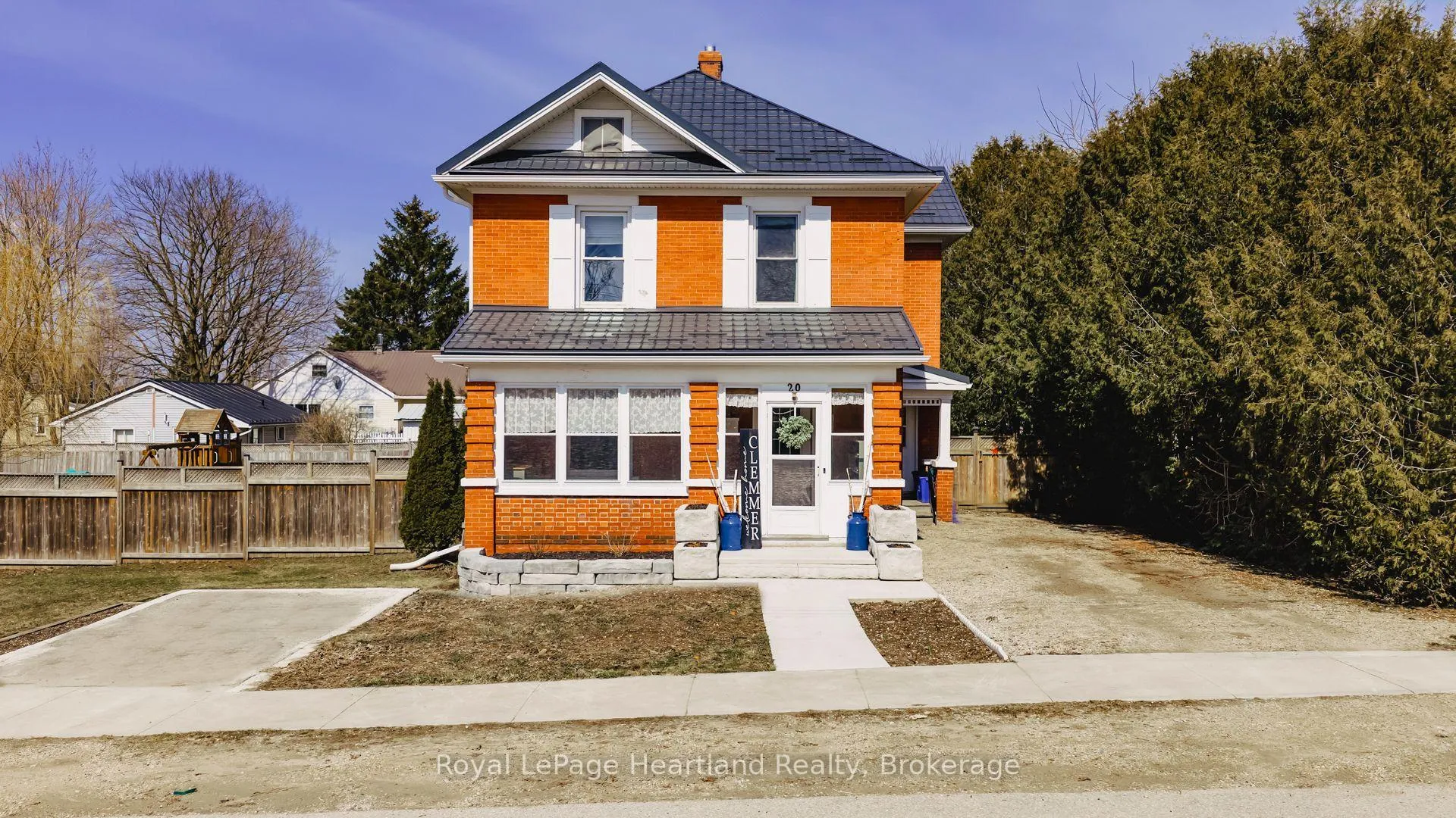 Photo 2 of 20 William Street, Minto — HOMEH