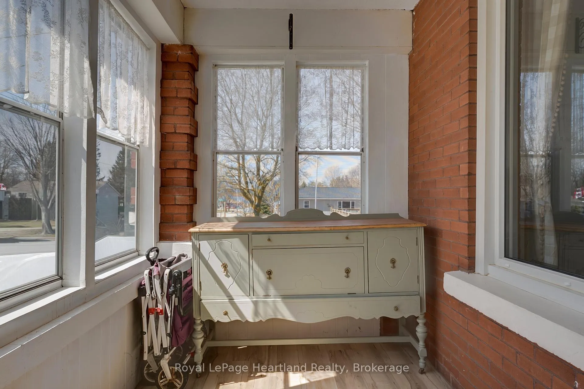Photo 4 of 20 William Street, Minto — HOMEH