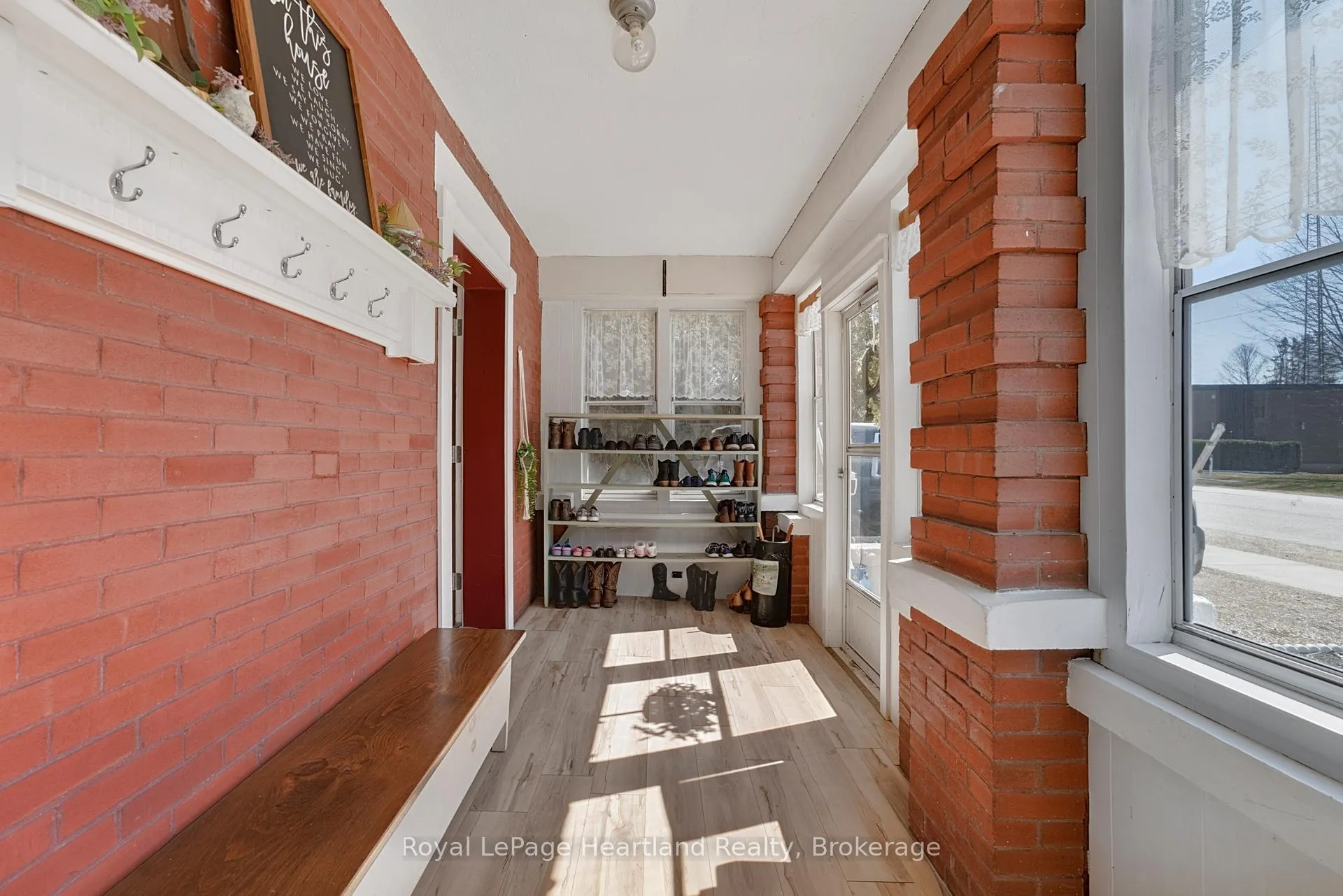 Photo 5 of 20 William Street, Minto — HOMEH