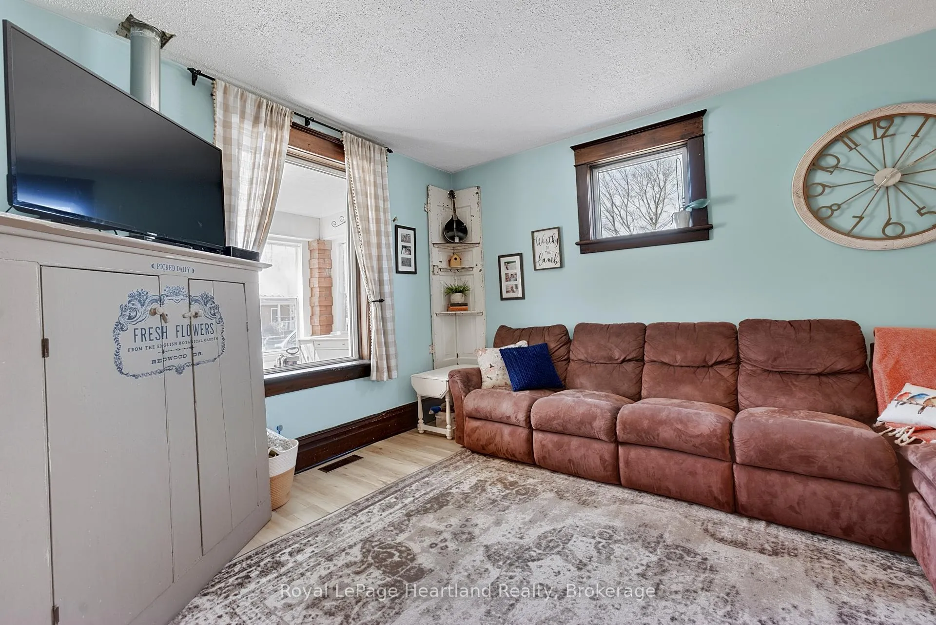 Photo 9 of 20 William Street, Minto — HOMEH