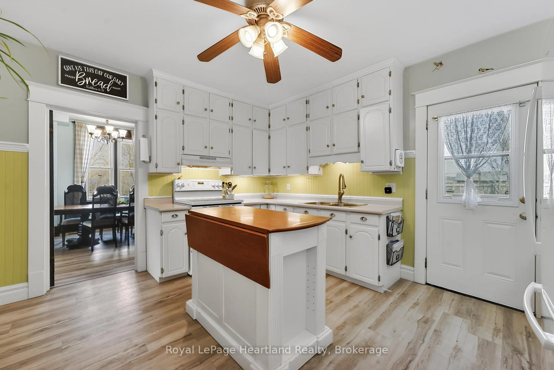 Photo 16 of 20 William Street, Minto — HOMEH