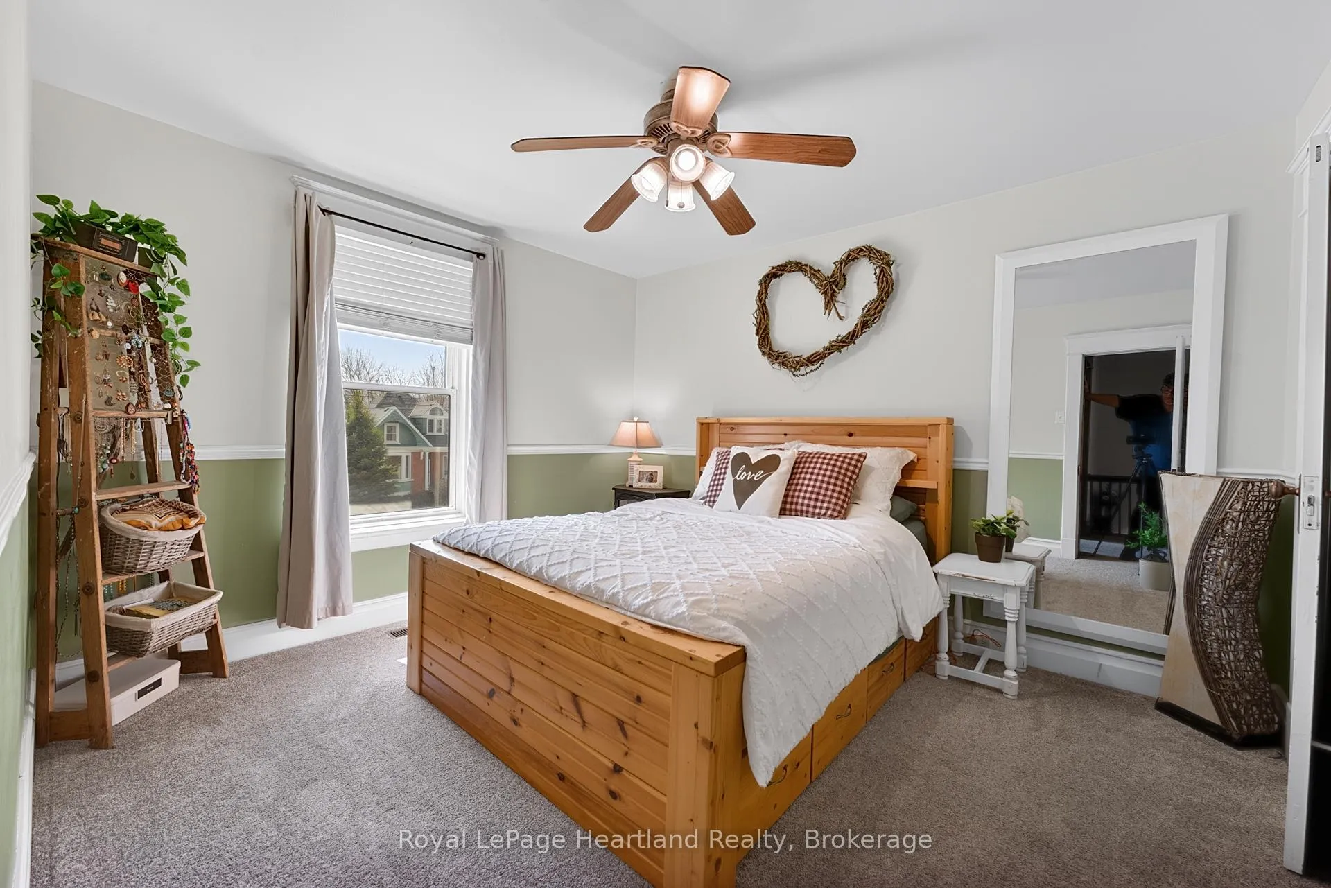 Photo 24 of 20 William Street, Minto — HOMEH