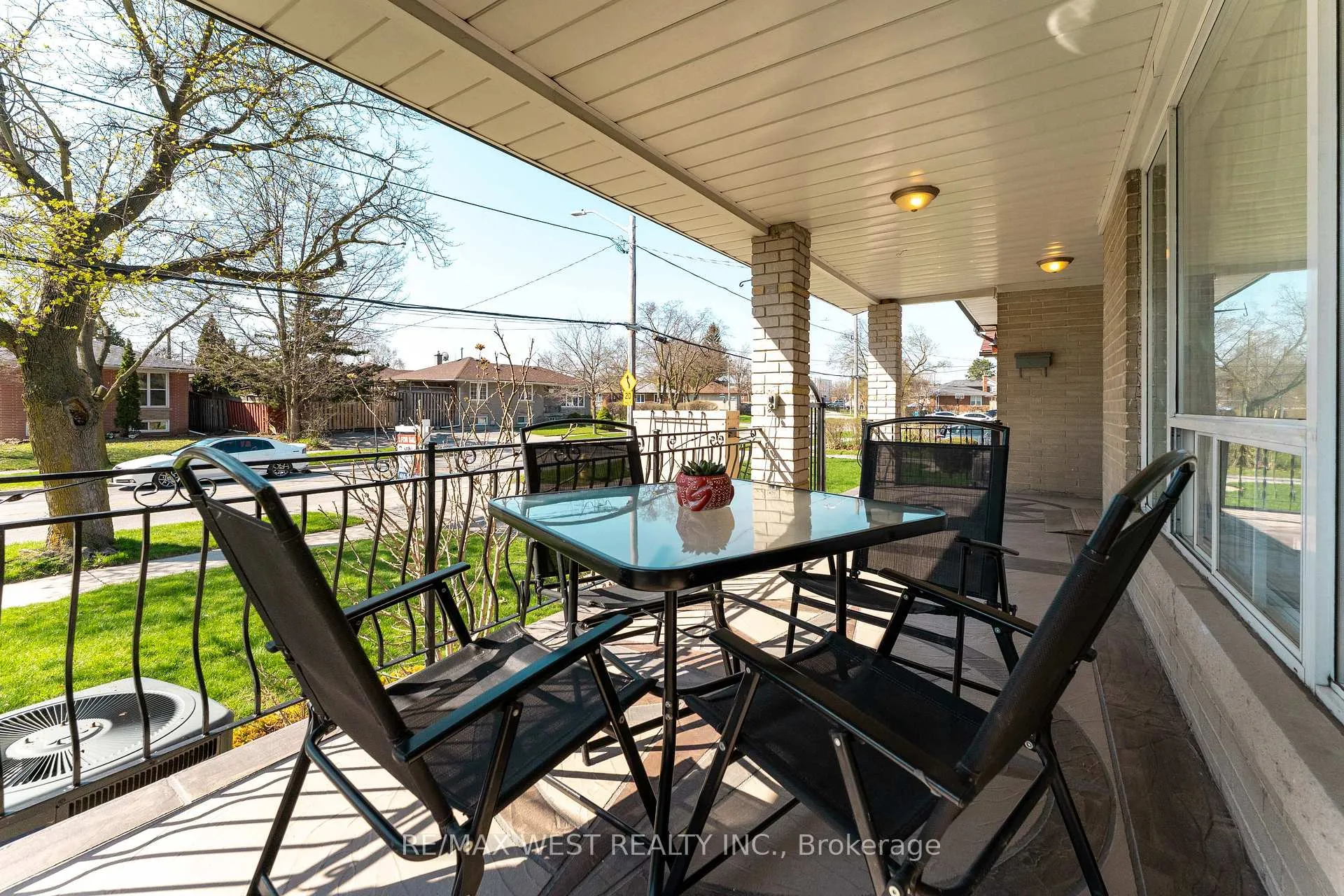 Photo 3 of 34 Barkwin Drive, Etobicoke, Thistletown-Beaumonde Heights — HOMEH