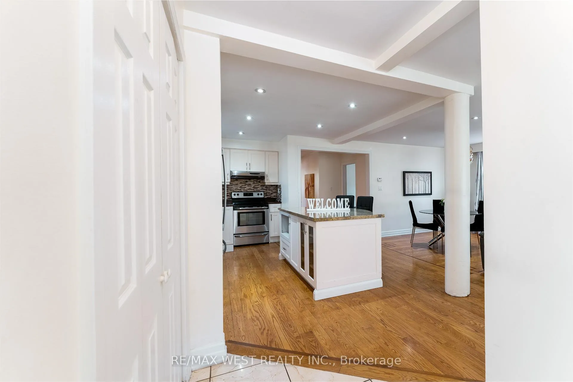 Photo 6 of 34 Barkwin Drive, Etobicoke, Thistletown-Beaumonde Heights — HOMEH
