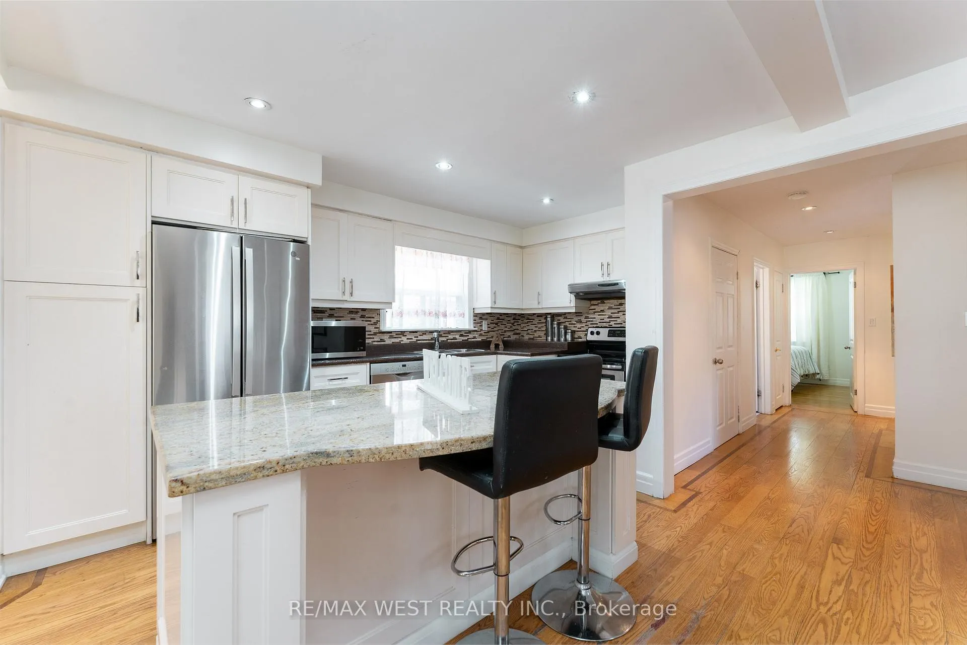 Photo 7 of 34 Barkwin Drive, Etobicoke, Thistletown-Beaumonde Heights — HOMEH