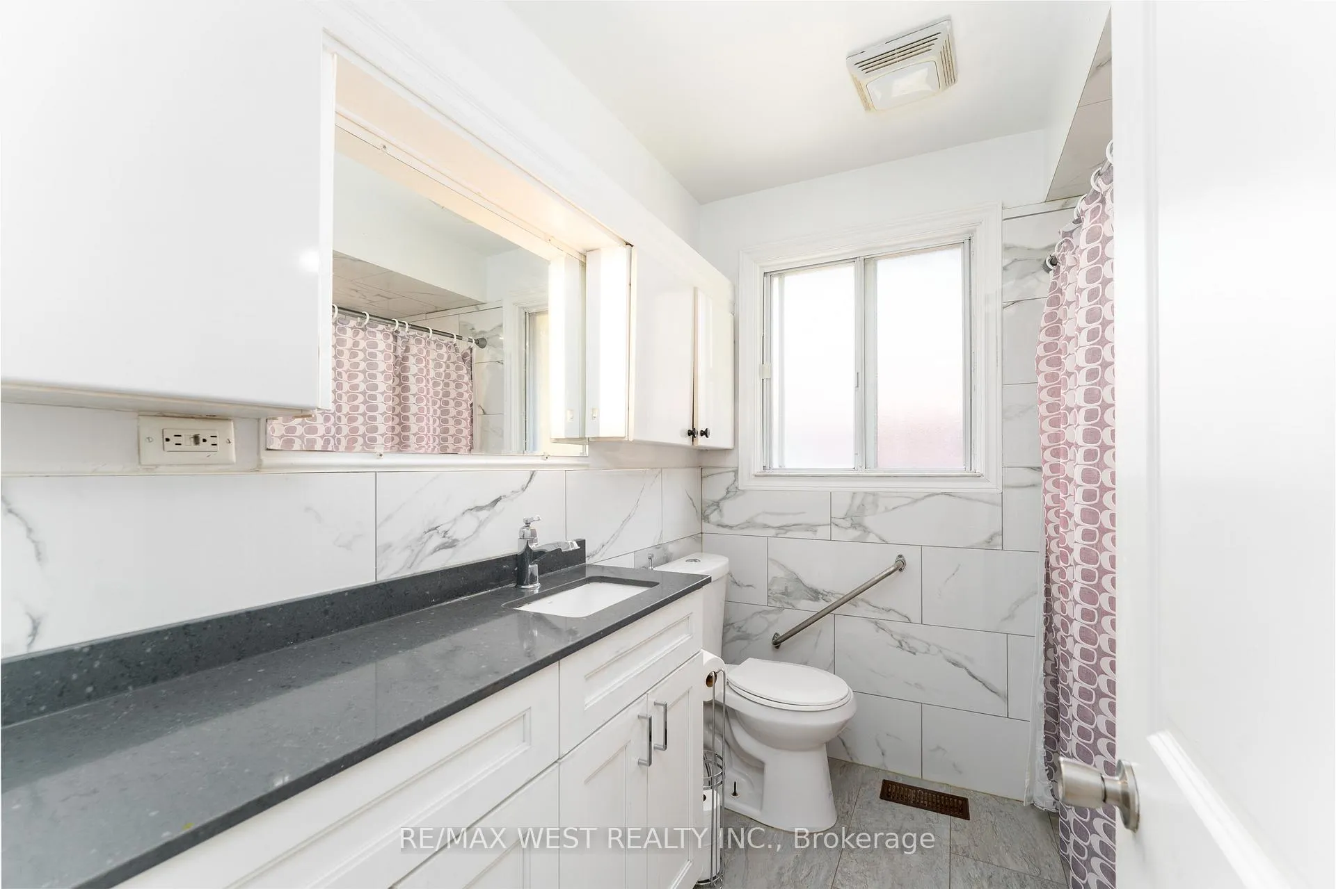 Photo 15 of 34 Barkwin Drive, Etobicoke, Thistletown-Beaumonde Heights — HOMEH