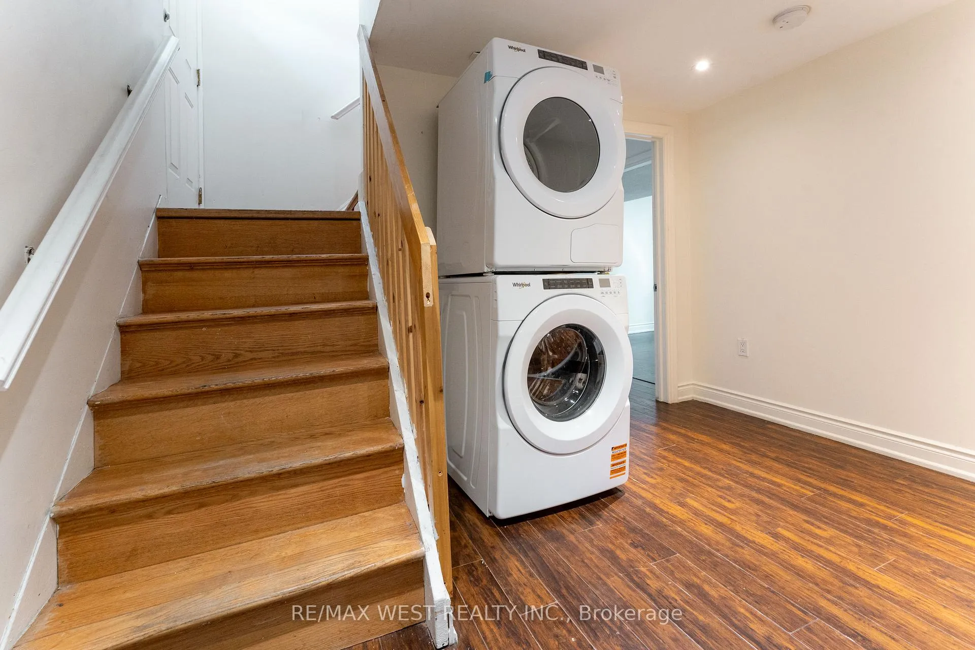 Photo 19 of 34 Barkwin Drive, Etobicoke, Thistletown-Beaumonde Heights — HOMEH