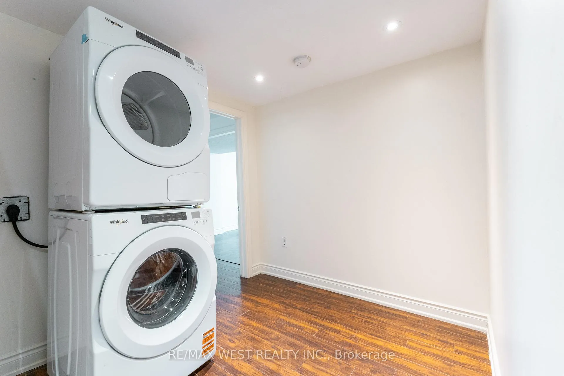 Photo 32 of 34 Barkwin Drive, Etobicoke, Thistletown-Beaumonde Heights — HOMEH