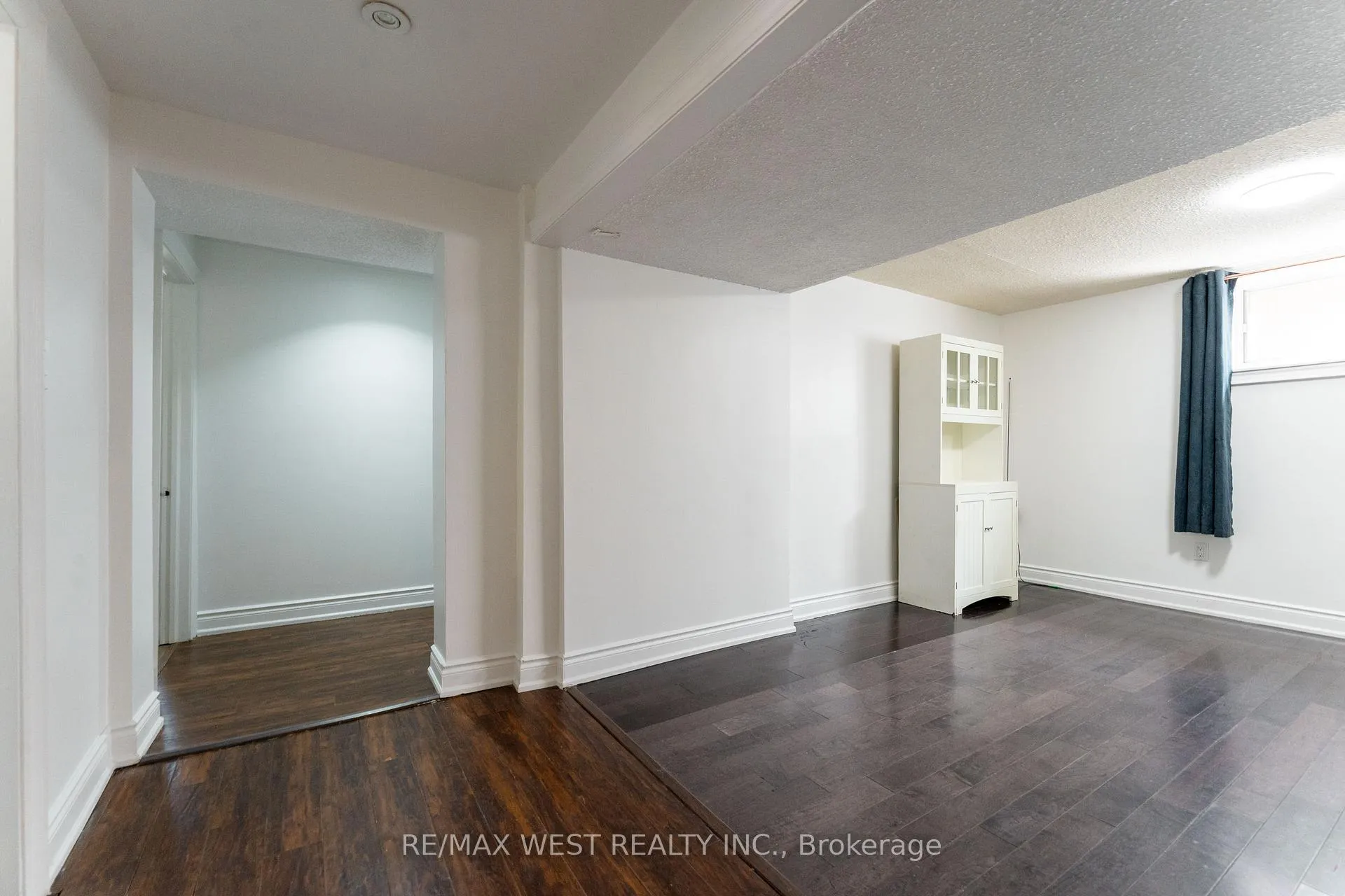 Photo 33 of 34 Barkwin Drive, Etobicoke, Thistletown-Beaumonde Heights — HOMEH