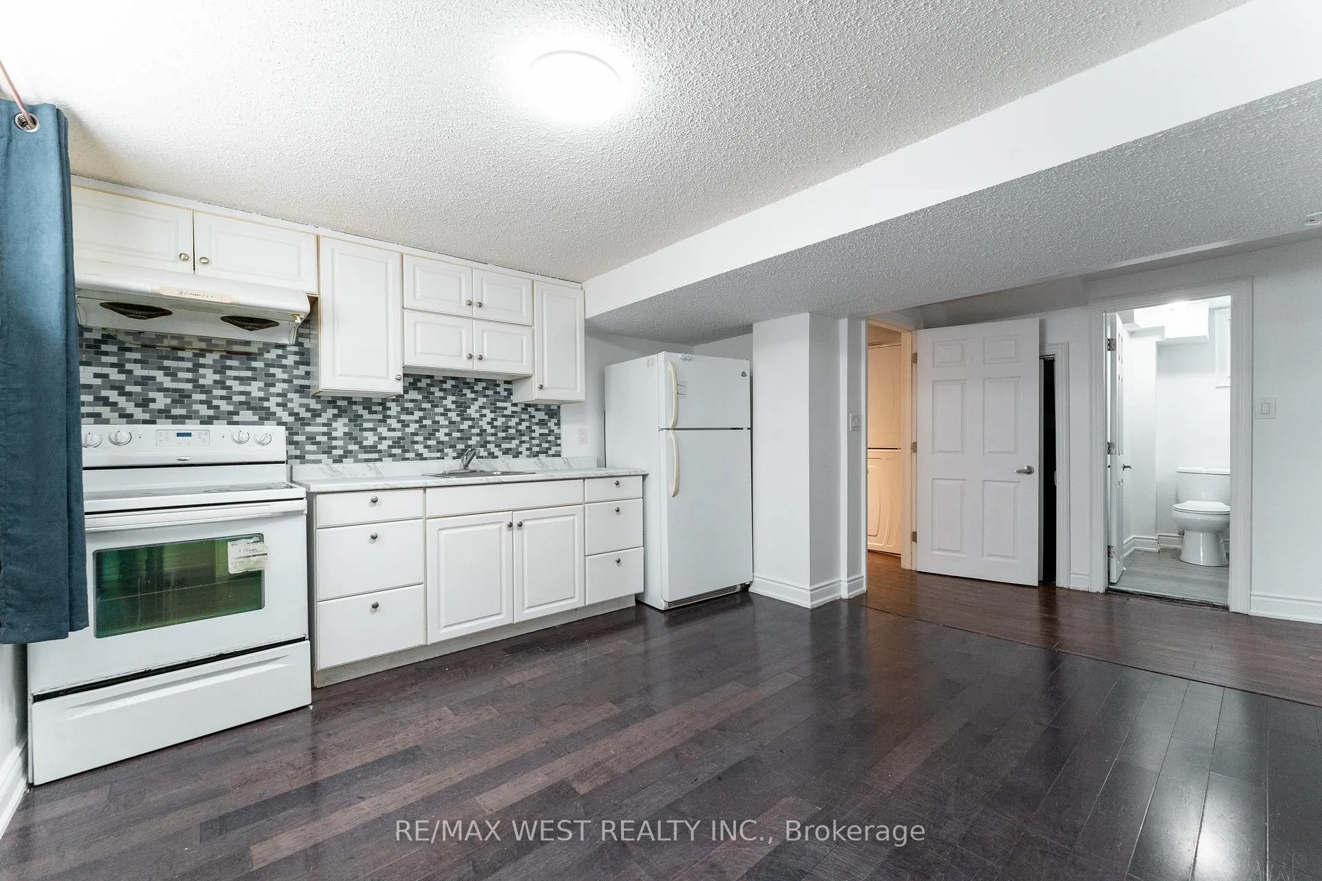 Photo 35 of 34 Barkwin Drive, Etobicoke, Thistletown-Beaumonde Heights — HOMEH