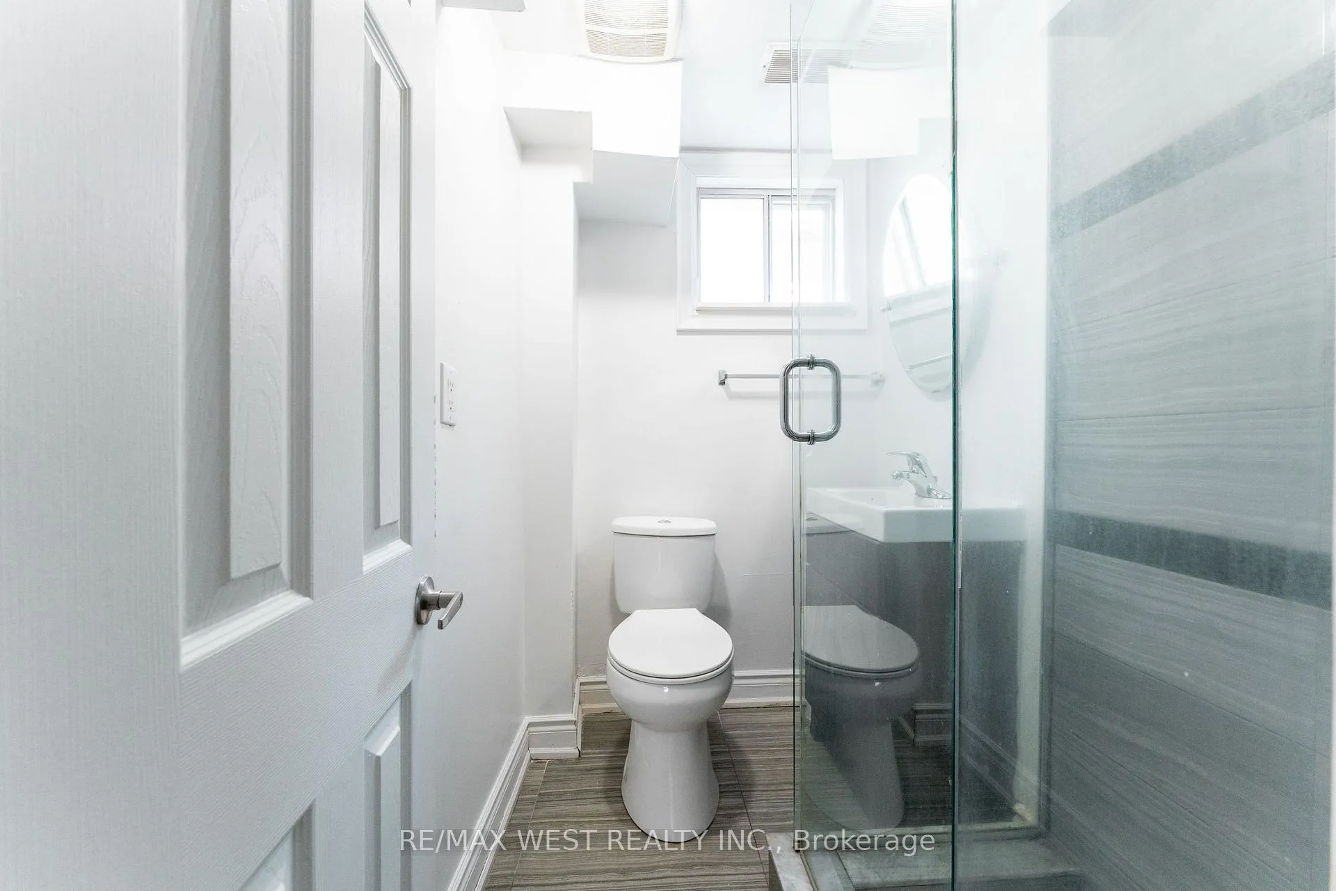 Photo 37 of 34 Barkwin Drive, Etobicoke, Thistletown-Beaumonde Heights — HOMEH