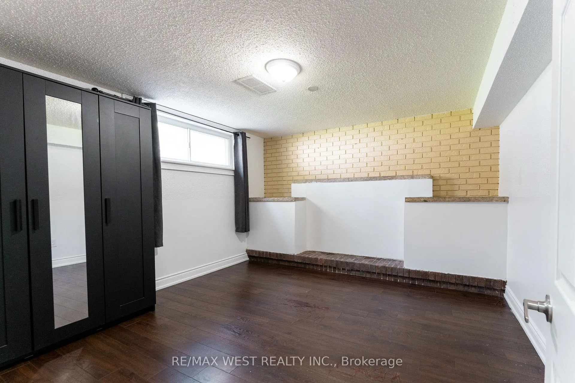 Photo 39 of 34 Barkwin Drive, Etobicoke, Thistletown-Beaumonde Heights — HOMEH