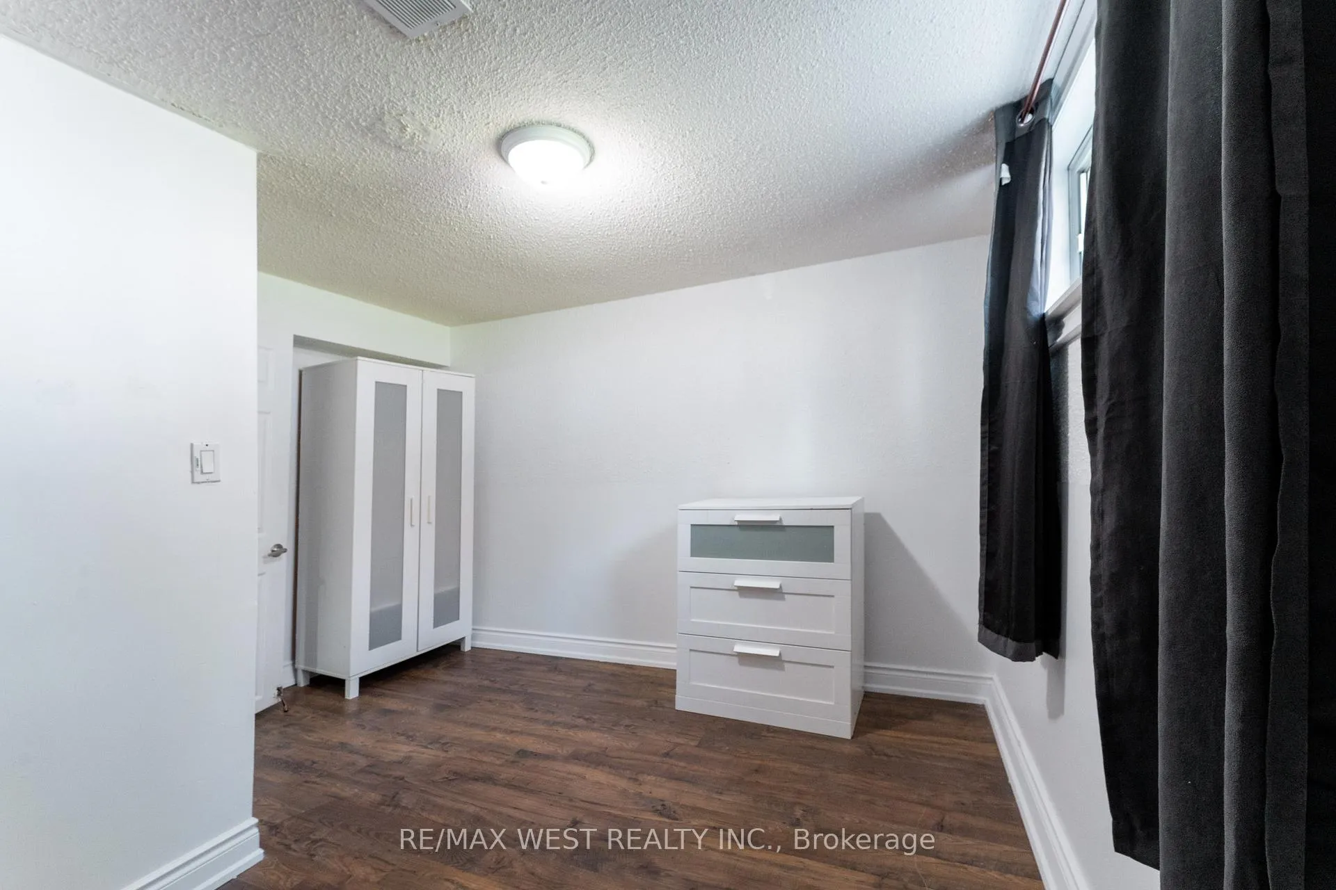 Photo 42 of 34 Barkwin Drive, Etobicoke, Thistletown-Beaumonde Heights — HOMEH