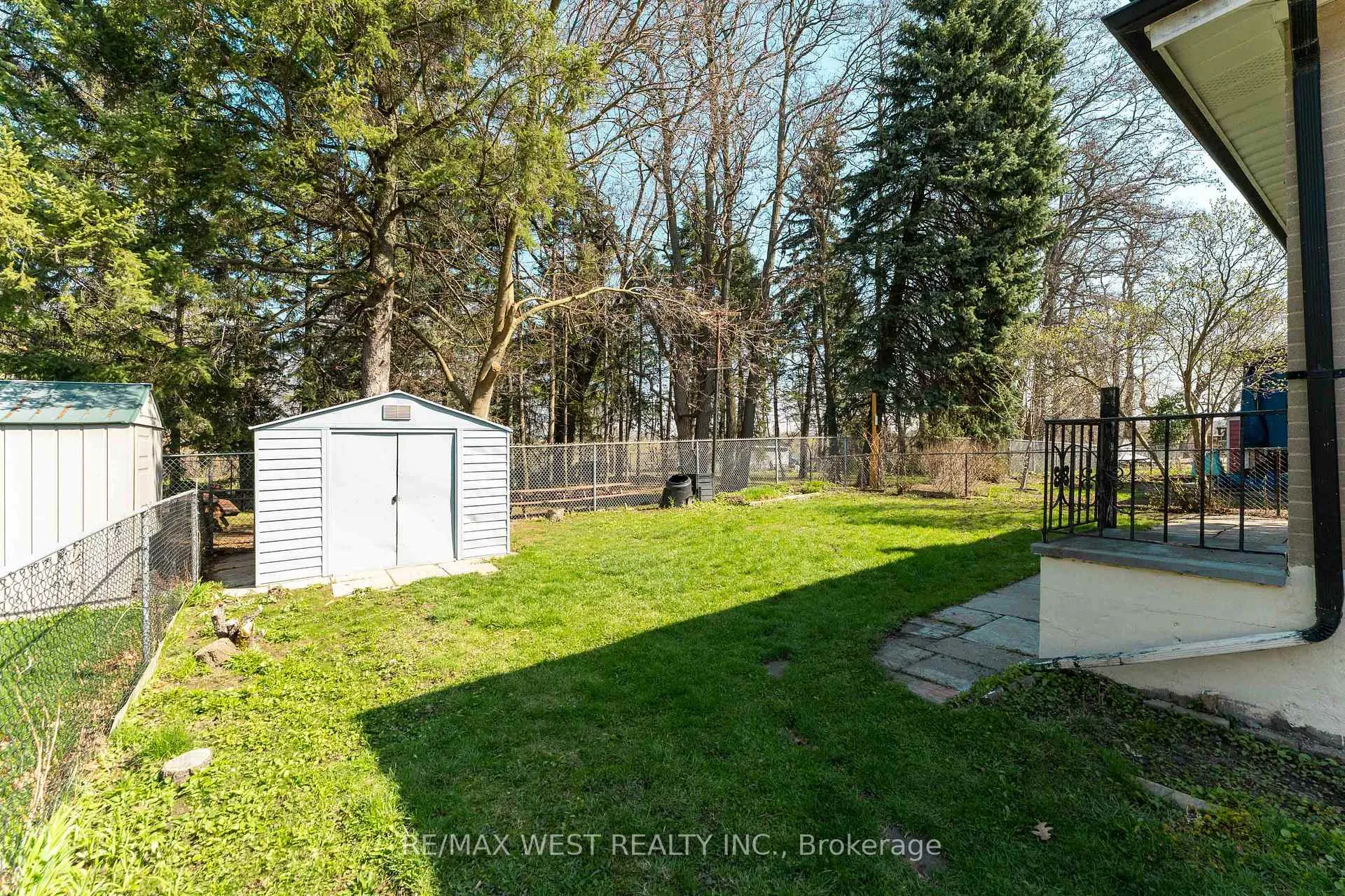 Photo 45 of 34 Barkwin Drive, Etobicoke, Thistletown-Beaumonde Heights — HOMEH
