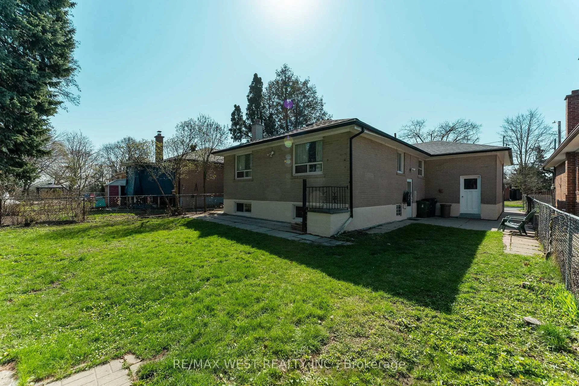 Photo 47 of 34 Barkwin Drive, Etobicoke, Thistletown-Beaumonde Heights — HOMEH