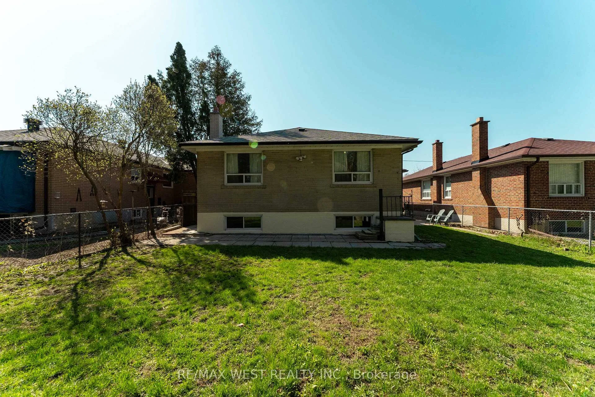 Photo 48 of 34 Barkwin Drive, Etobicoke, Thistletown-Beaumonde Heights — HOMEH