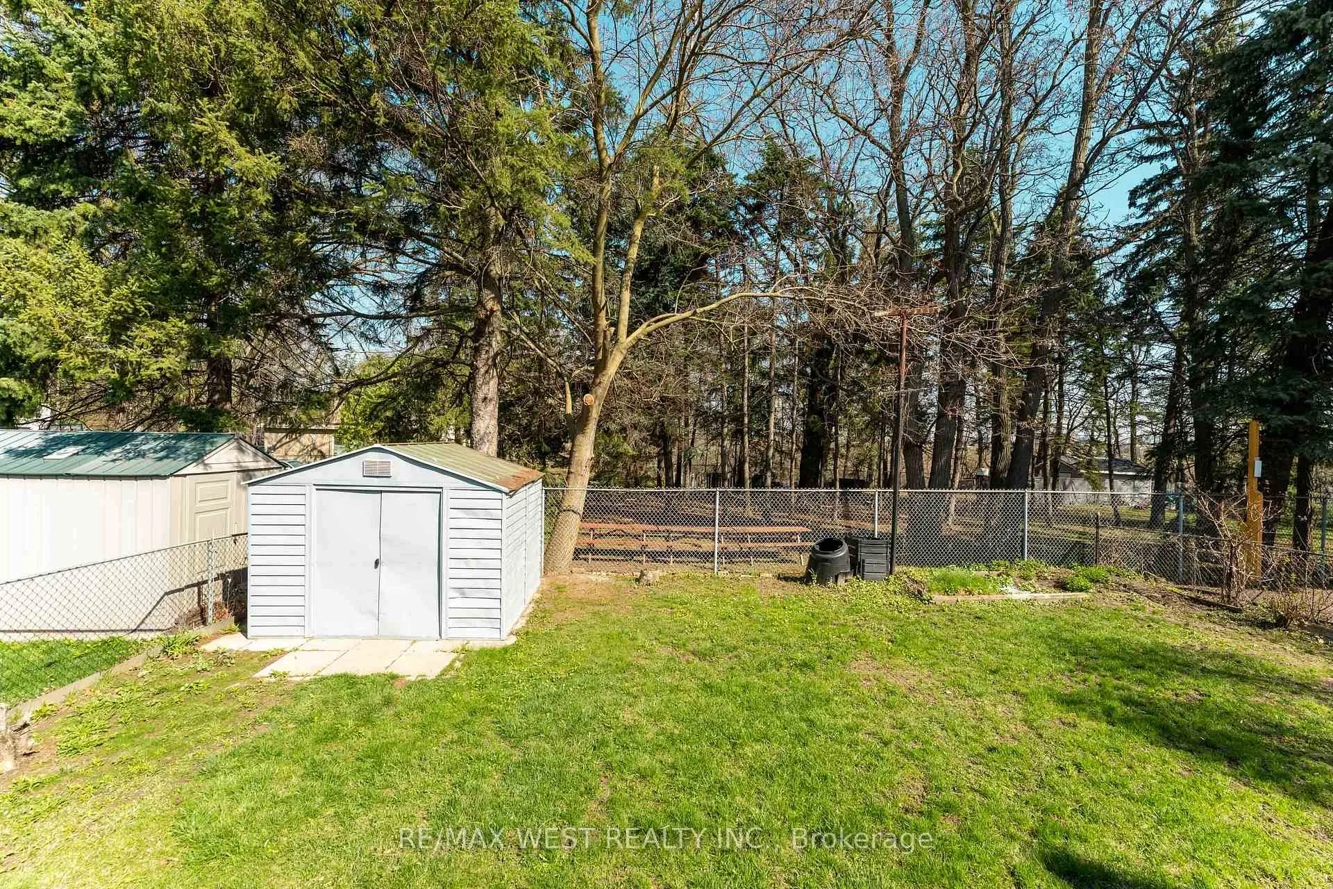 Photo 50 of 34 Barkwin Drive, Etobicoke, Thistletown-Beaumonde Heights — HOMEH