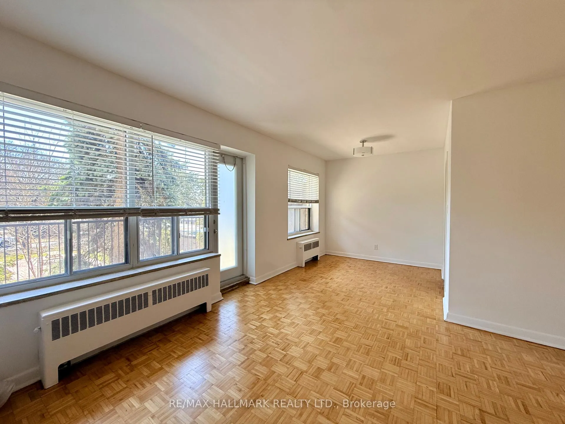 Photo 3 of Unit 211, 30 Upper Canada Drive, North York, St. Andrew-Windfields — HOMEH