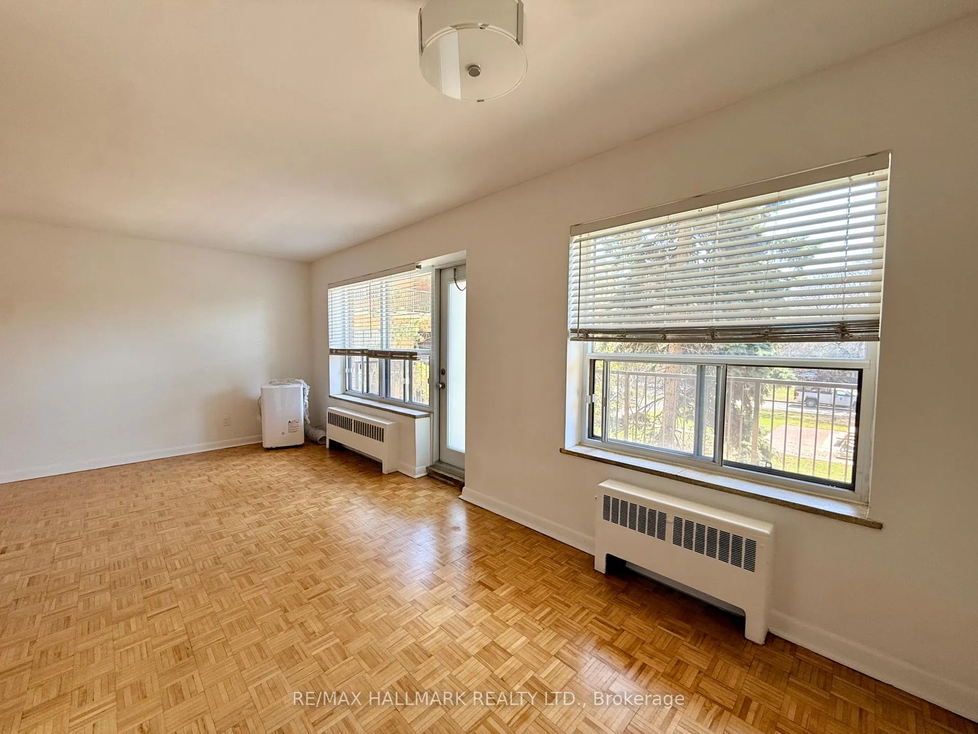 Photo 4 of Unit 211, 30 Upper Canada Drive, North York, St. Andrew-Windfields — HOMEH