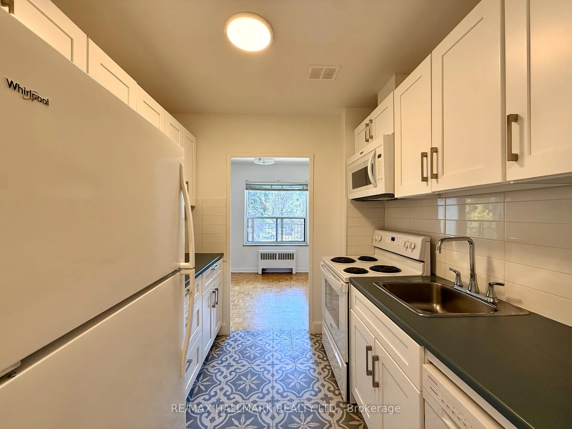 Photo 5 of Unit 211, 30 Upper Canada Drive, North York, St. Andrew-Windfields — HOMEH