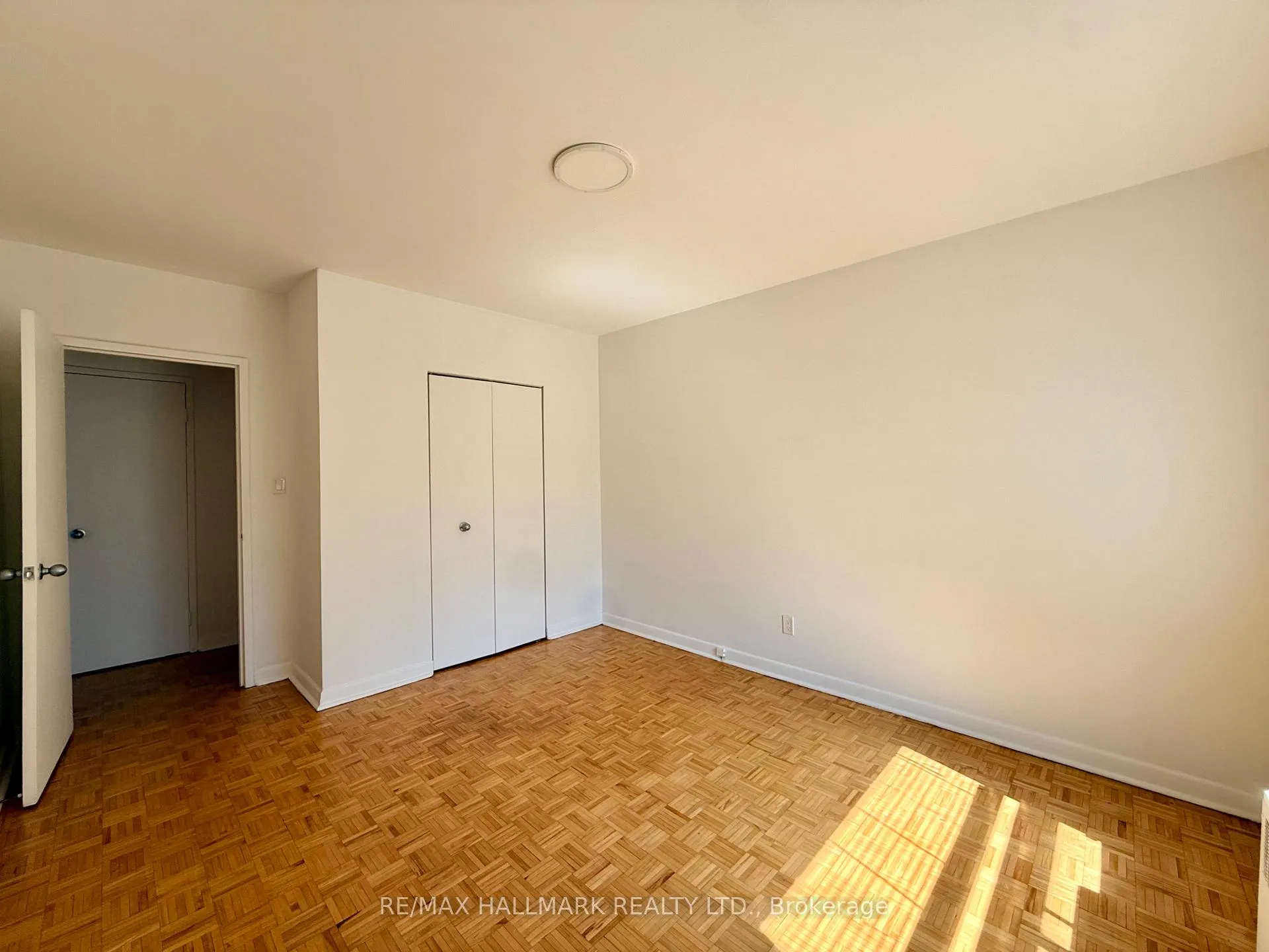 Photo 8 of Unit 211, 30 Upper Canada Drive, North York, St. Andrew-Windfields — HOMEH
