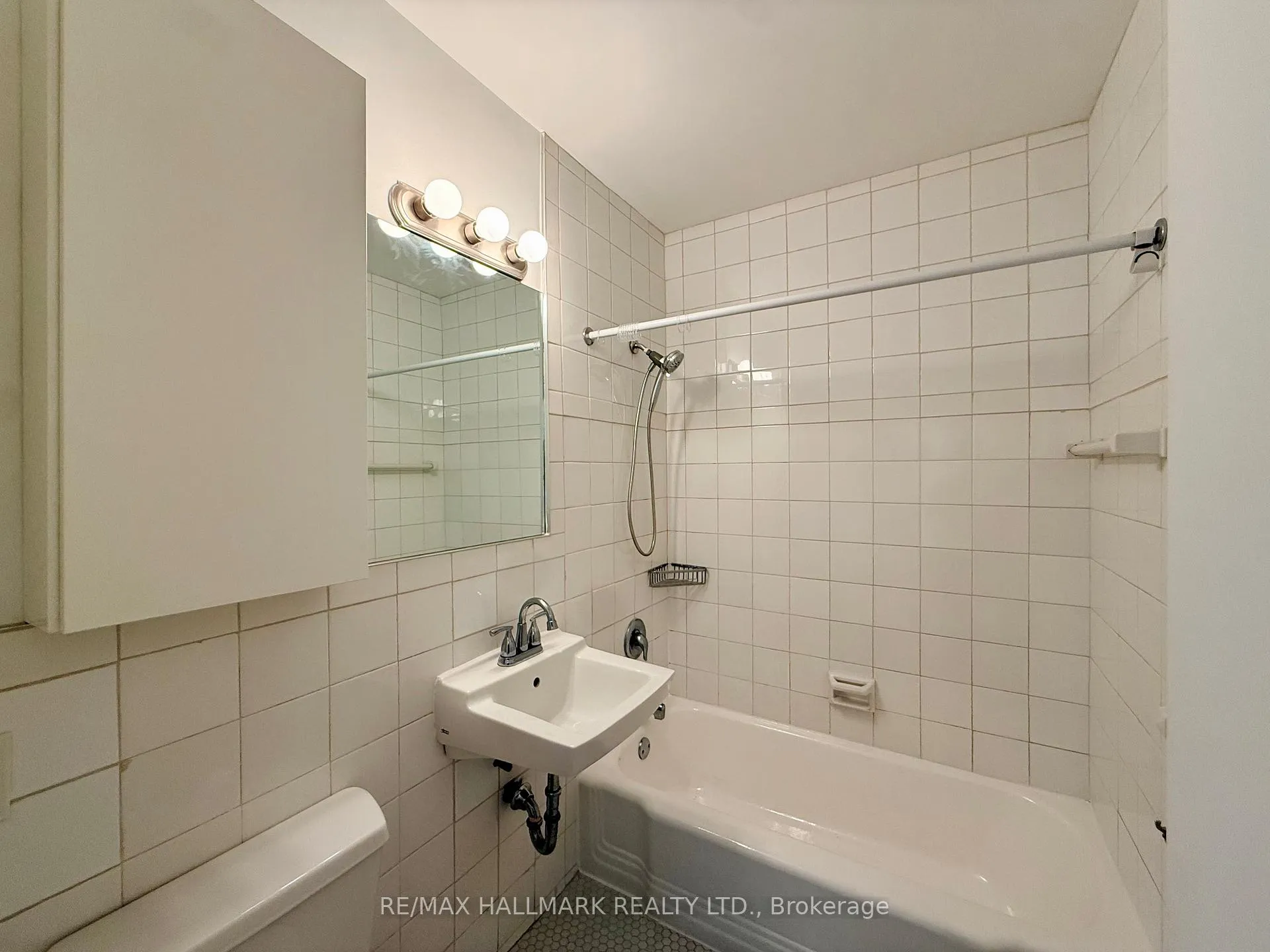 Photo 9 of Unit 211, 30 Upper Canada Drive, North York, St. Andrew-Windfields — HOMEH
