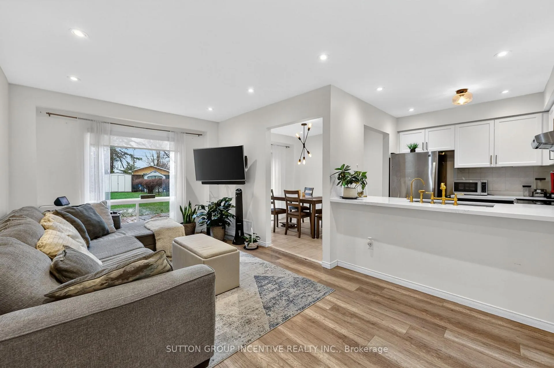 Photo 8 of 46 Bates Court, Barrie, Painswick North — HOMEH