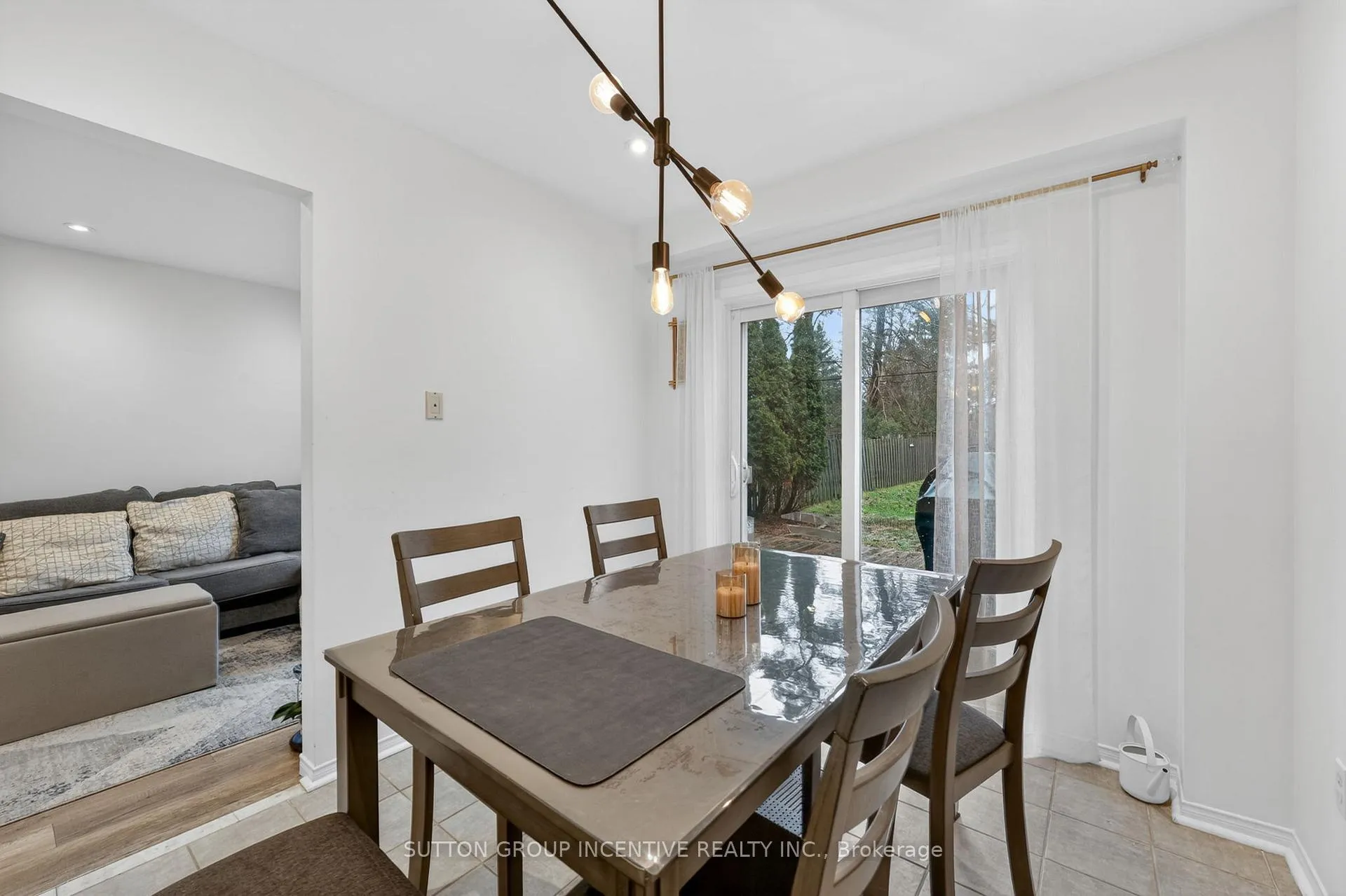 Photo 16 of 46 Bates Court, Barrie, Painswick North — HOMEH