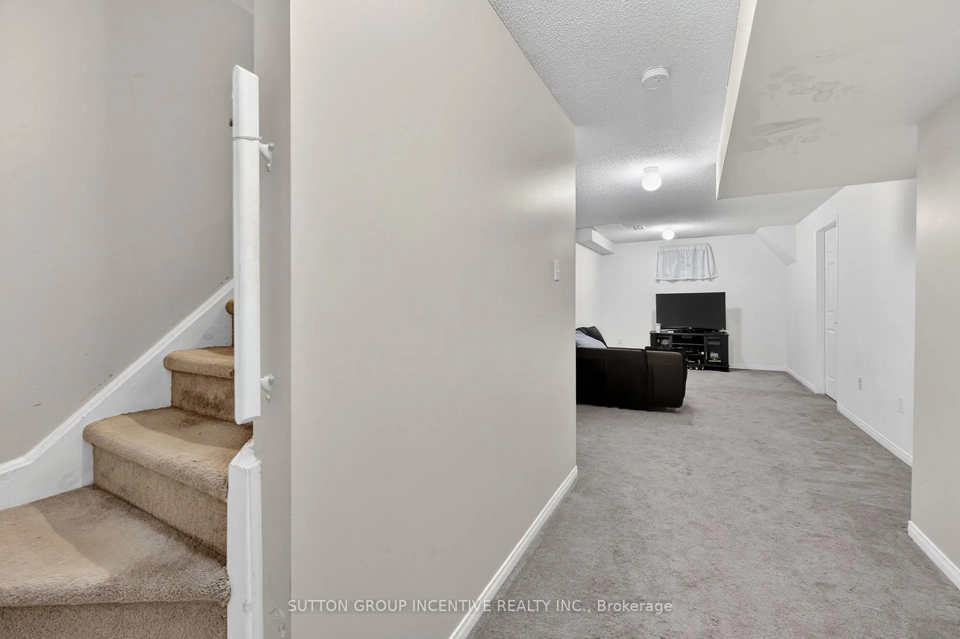 Photo 26 of 46 Bates Court, Barrie, Painswick North — HOMEH