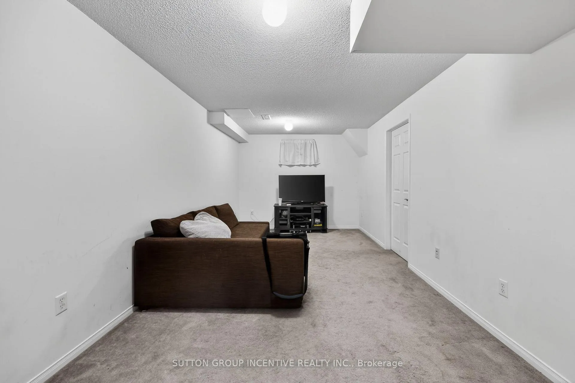 Photo 27 of 46 Bates Court, Barrie, Painswick North — HOMEH