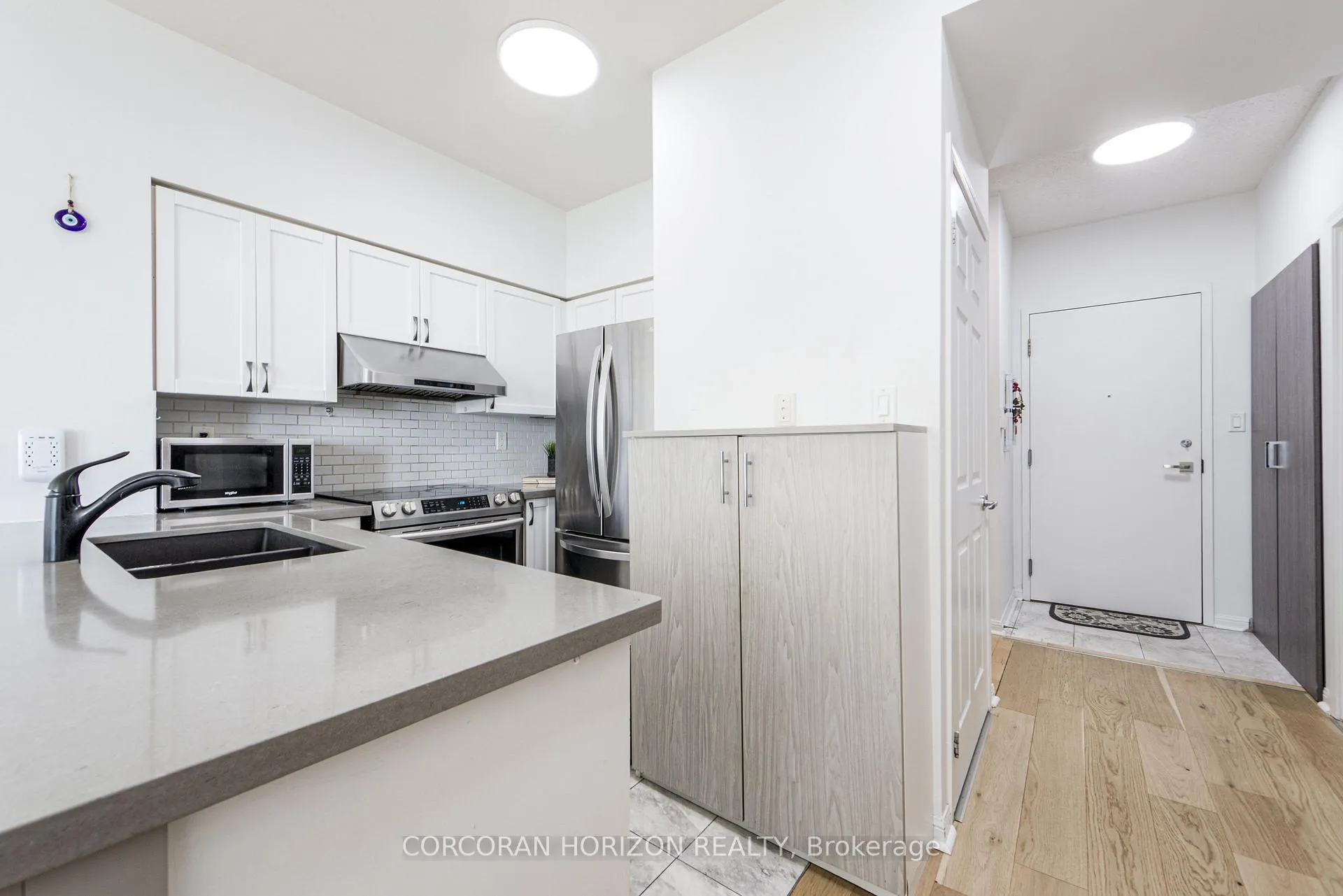Photo 4 of Unit 2009, 228 Queens Quay W, Toronto, Waterfront Communities — HOMEH