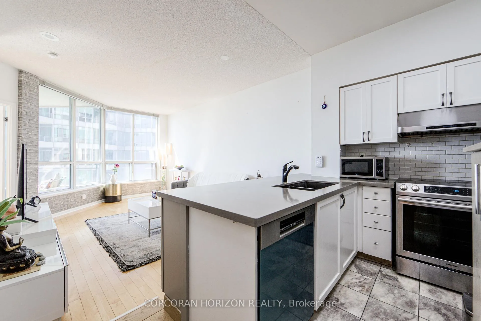 Photo 6 of Unit 2009, 228 Queens Quay W, Toronto, Waterfront Communities — HOMEH