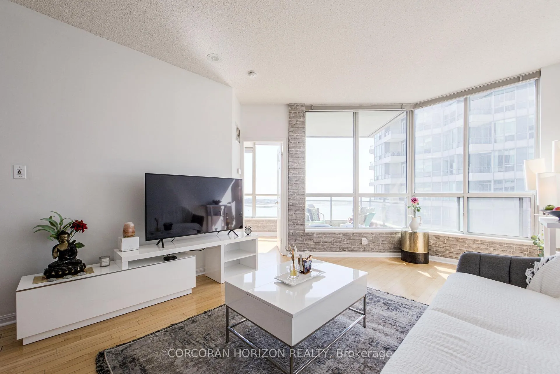 Photo 7 of Unit 2009, 228 Queens Quay W, Toronto, Waterfront Communities — HOMEH