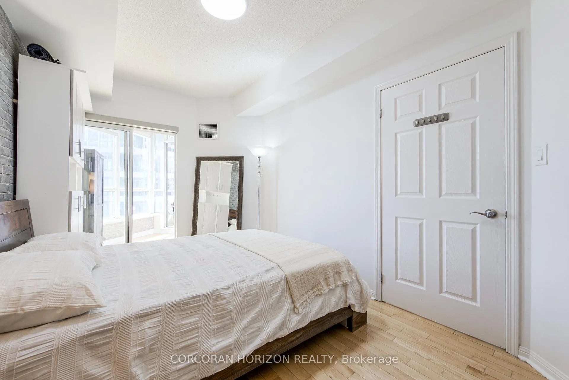 Photo 14 of Unit 2009, 228 Queens Quay W, Toronto, Waterfront Communities — HOMEH