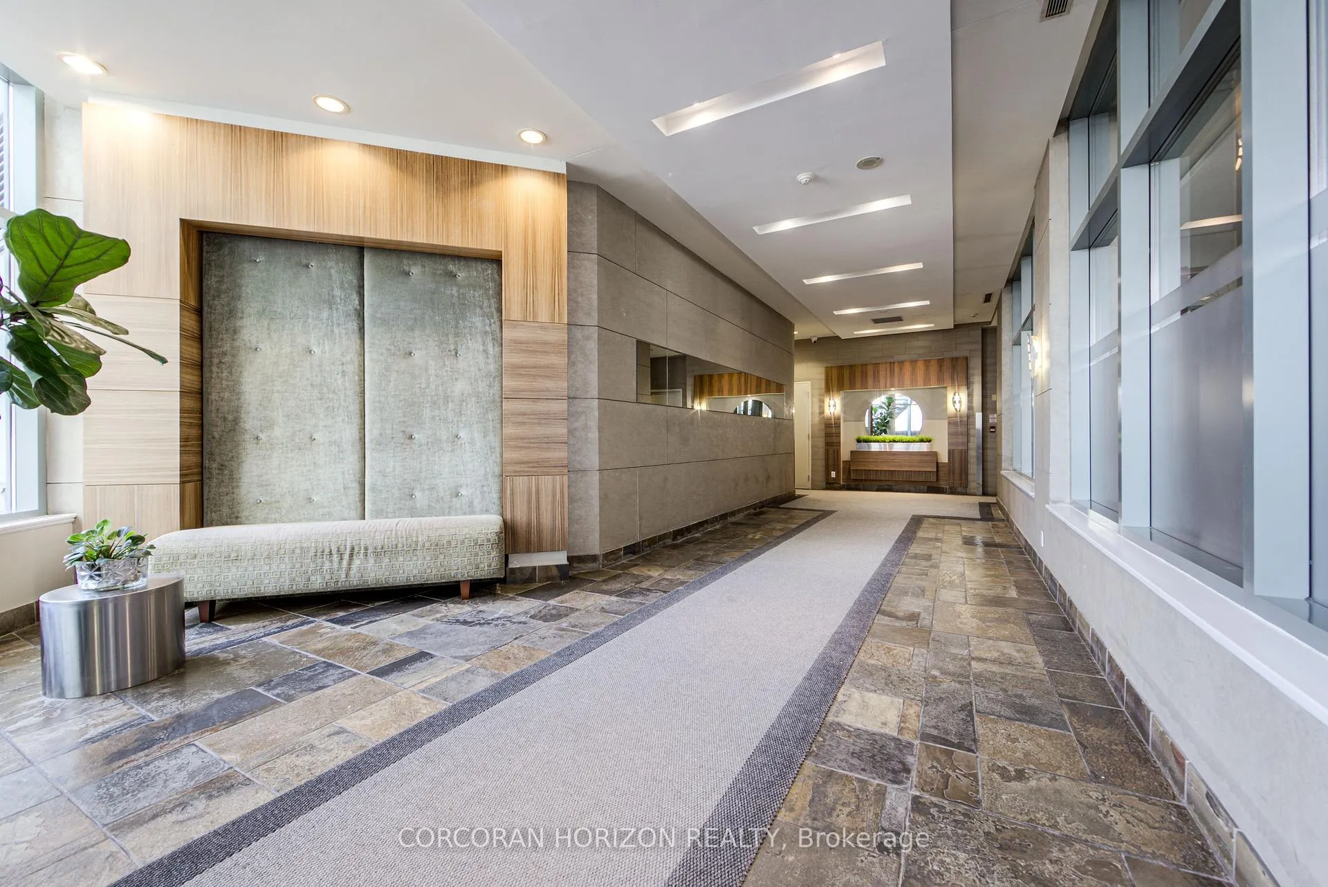 Photo 21 of Unit 2009, 228 Queens Quay W, Toronto, Waterfront Communities — HOMEH
