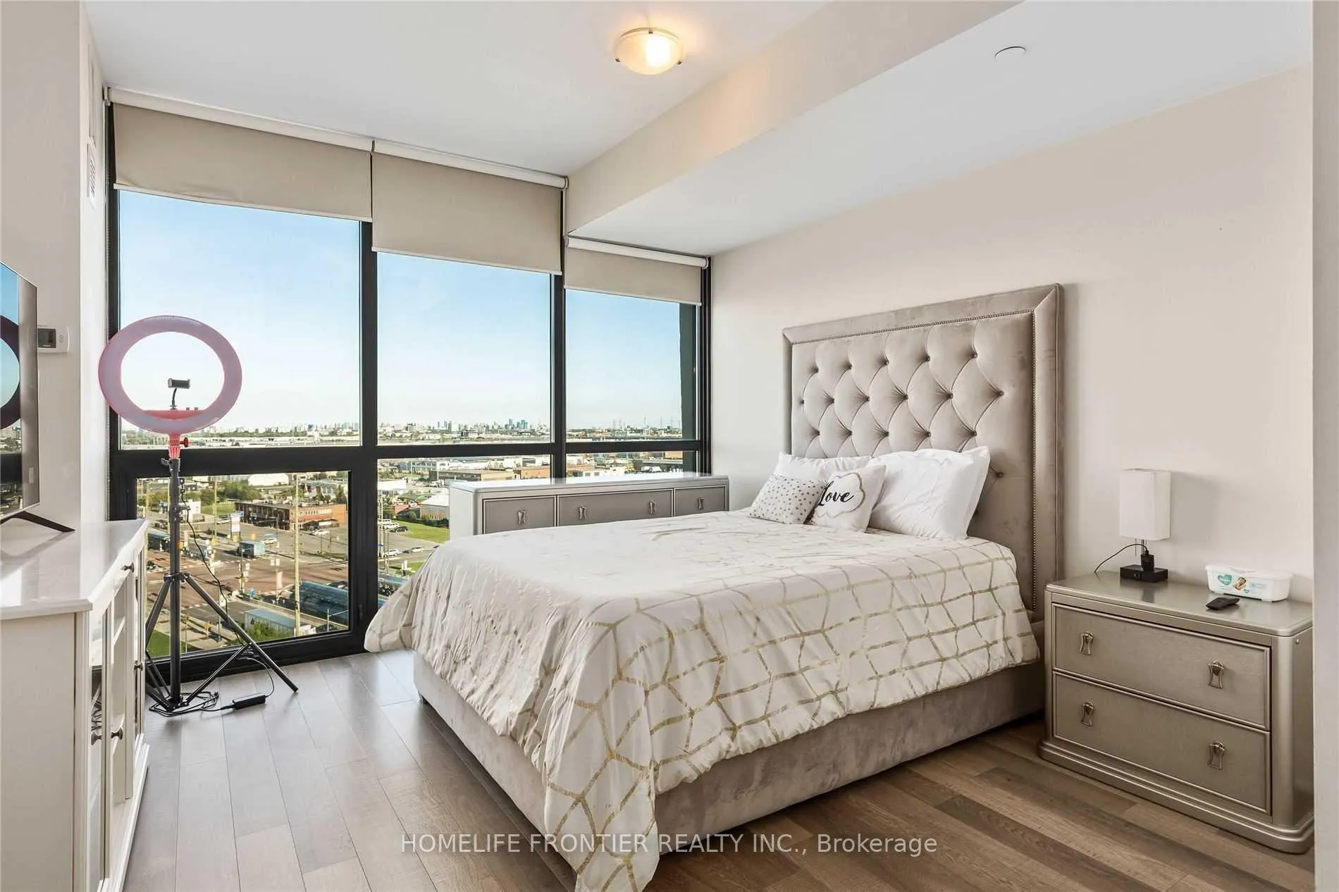 Photo 11 of Unit 1101, 2900 Highway 7 Road, Vaughan, Vaughan Corporate Centre — HOMEH
